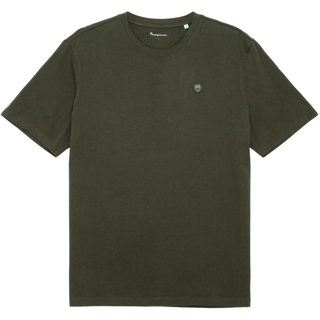 T-shirt à badge brodé en coton bio | Vert forêt "badge tee forrest night"