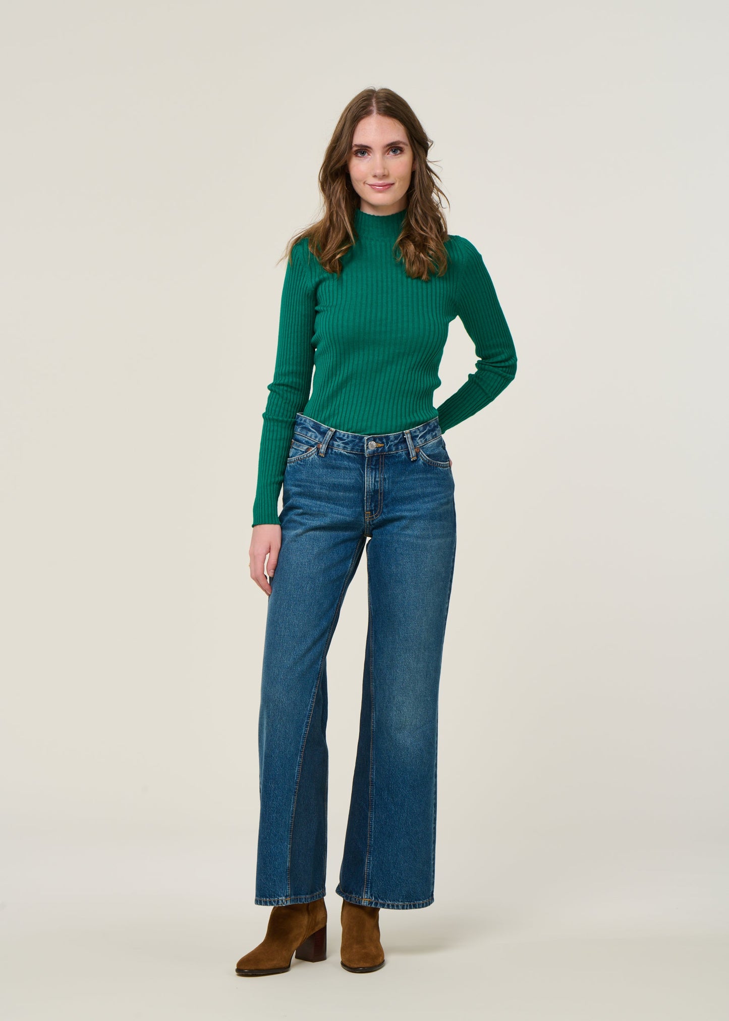 Sous-pull côtelé en coton biologique | vert "alaania - emerald green"