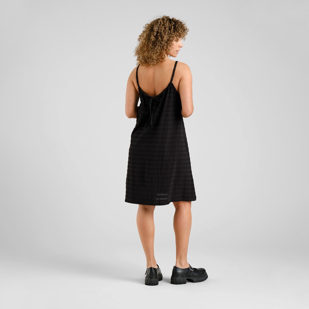 Robe en coton bio | noir "dress nykvarn lace black - black"