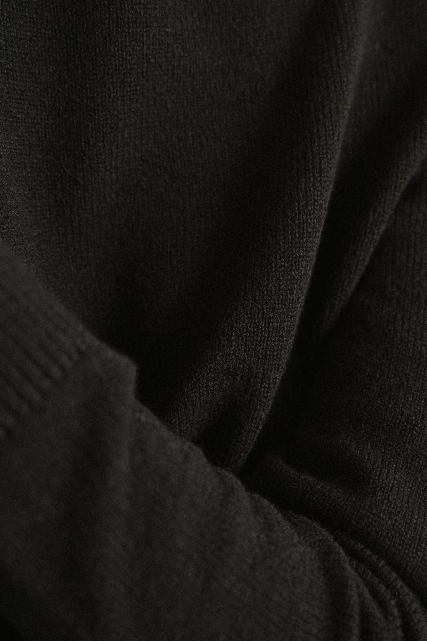 Pull droit en laine mérinos recyclée | noir