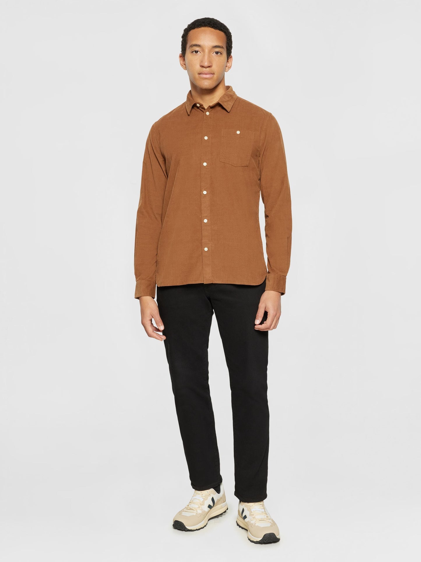 Chemise velours en coton bio | marron "regular fit corduroy shirt dachshund"