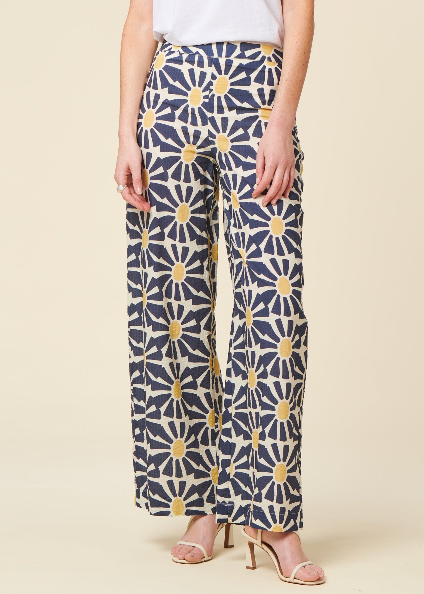 Pantalon ample en coton bio | bleu fleuri "Marisol wide leg navy"