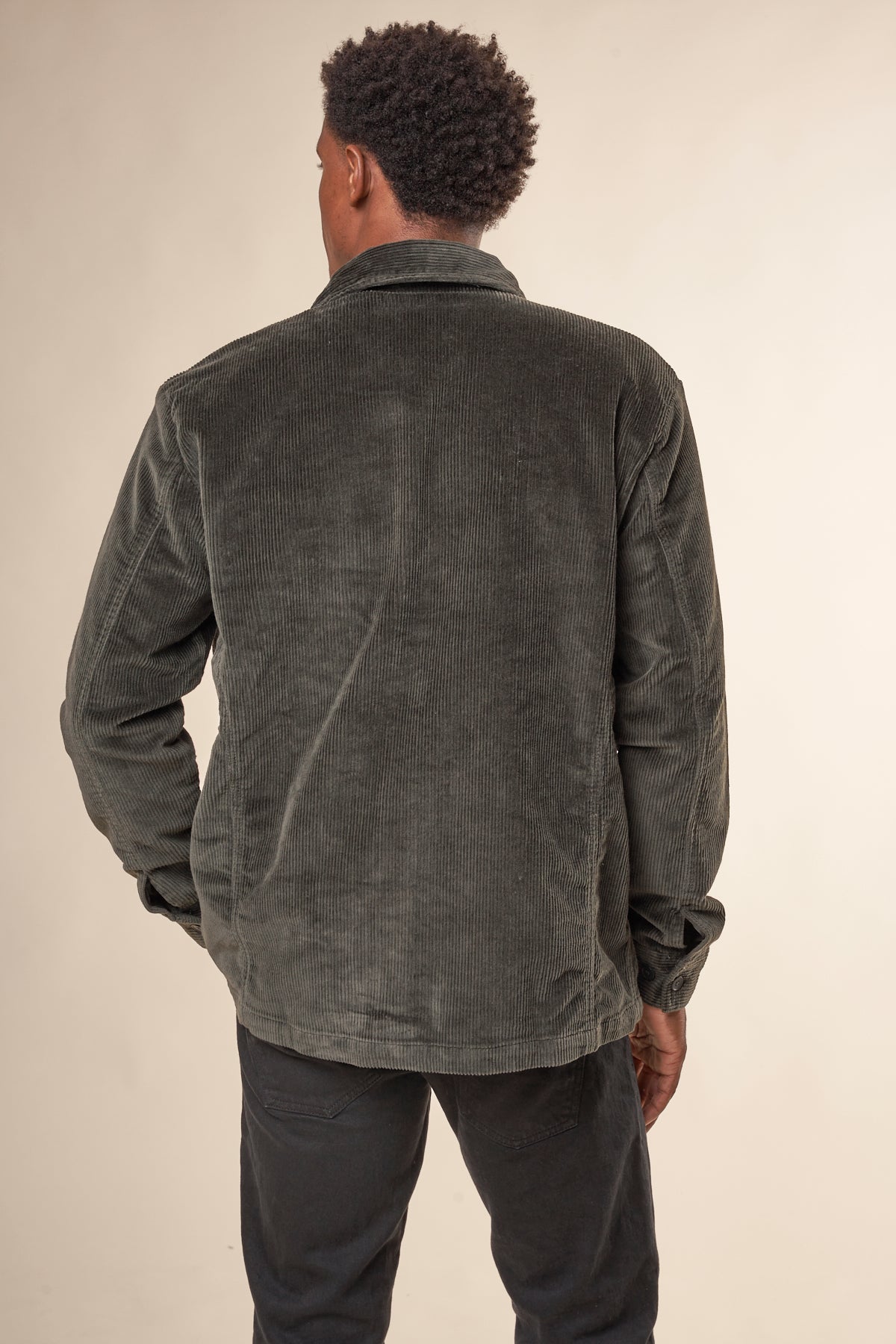 Surchemise en coton bio et matière recyclée | kaki "corduroy overshirt forest night"
