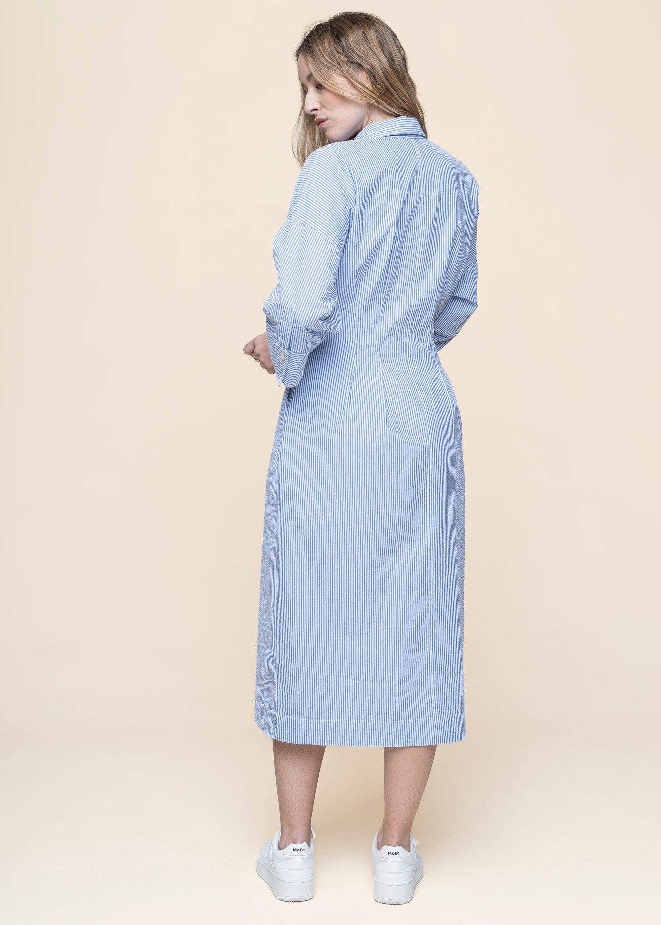 Robe chemise longue en coton bio | bleu "Cora - ciel blue"