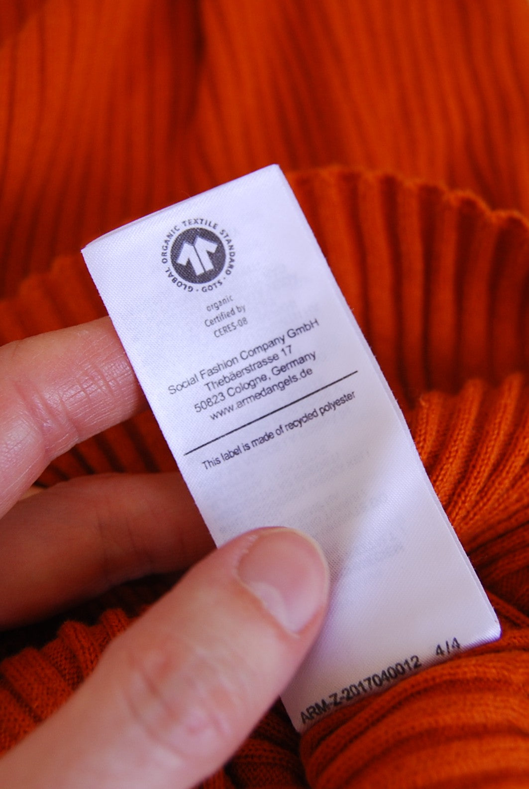 Col roulé orange ArmedAngels