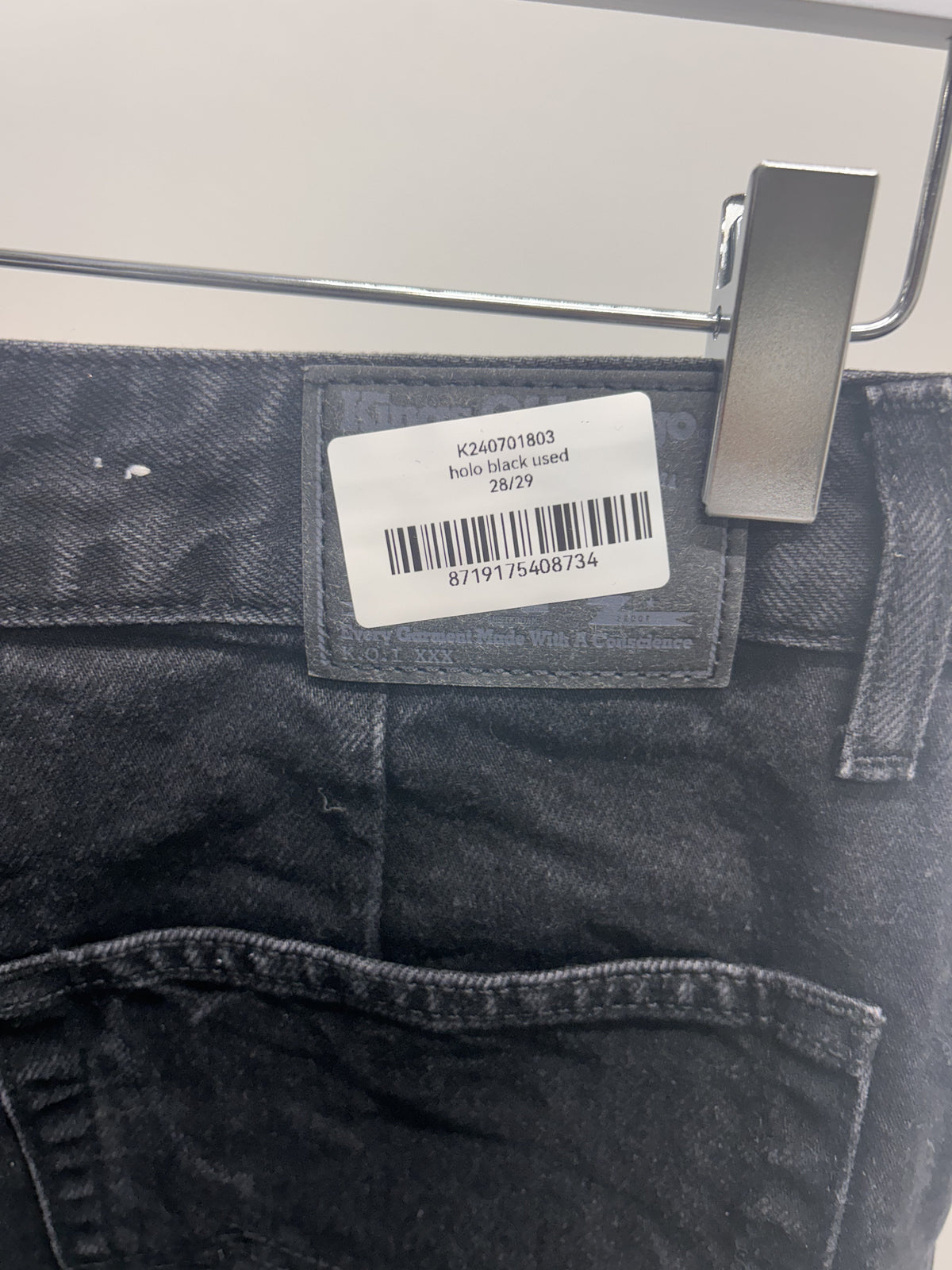 Jean ballon en coton recyclé | noir 'leila cropped - holo black used'