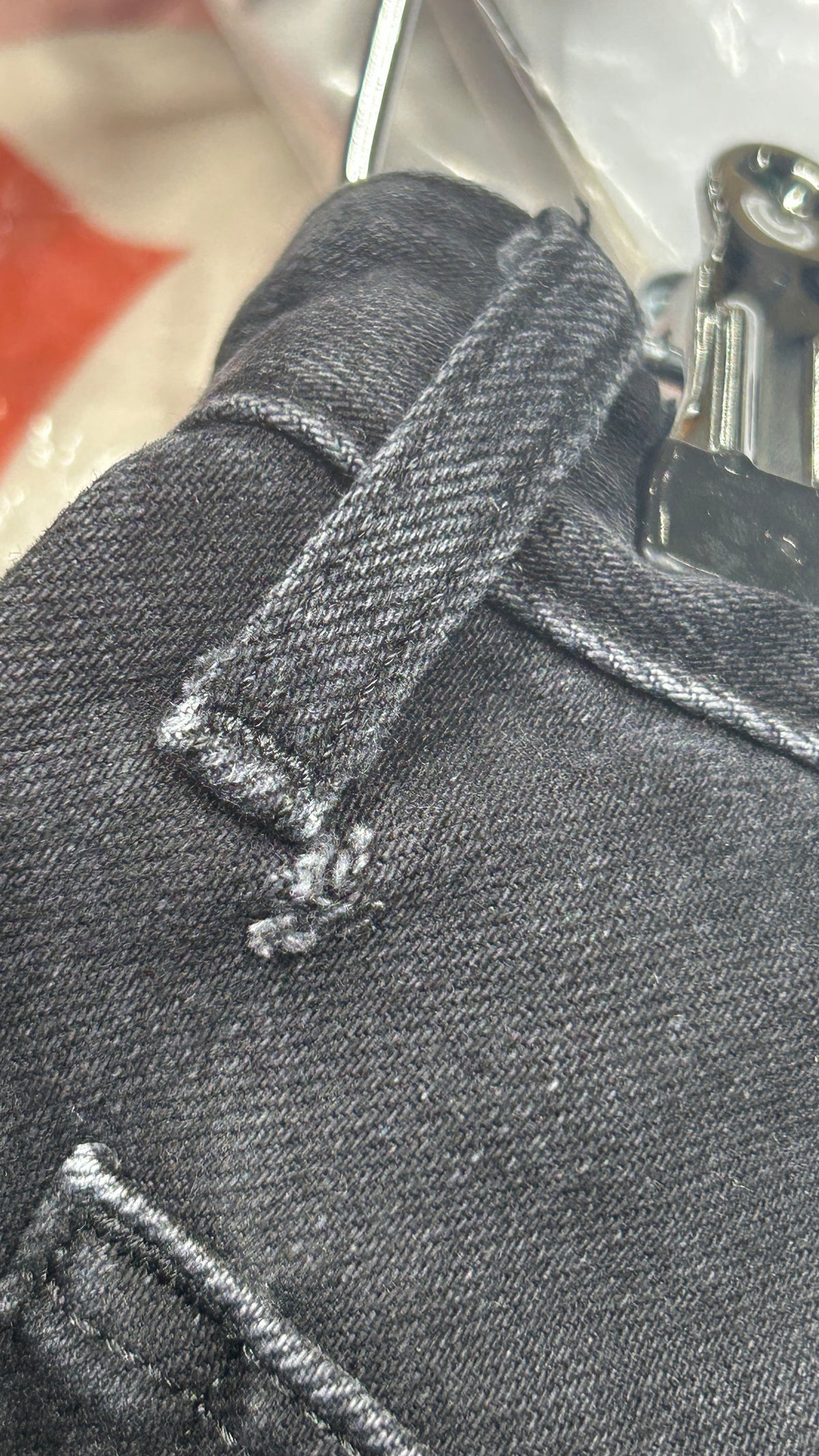 Jean ballon en coton recyclé | noir 'leila cropped - holo black used'