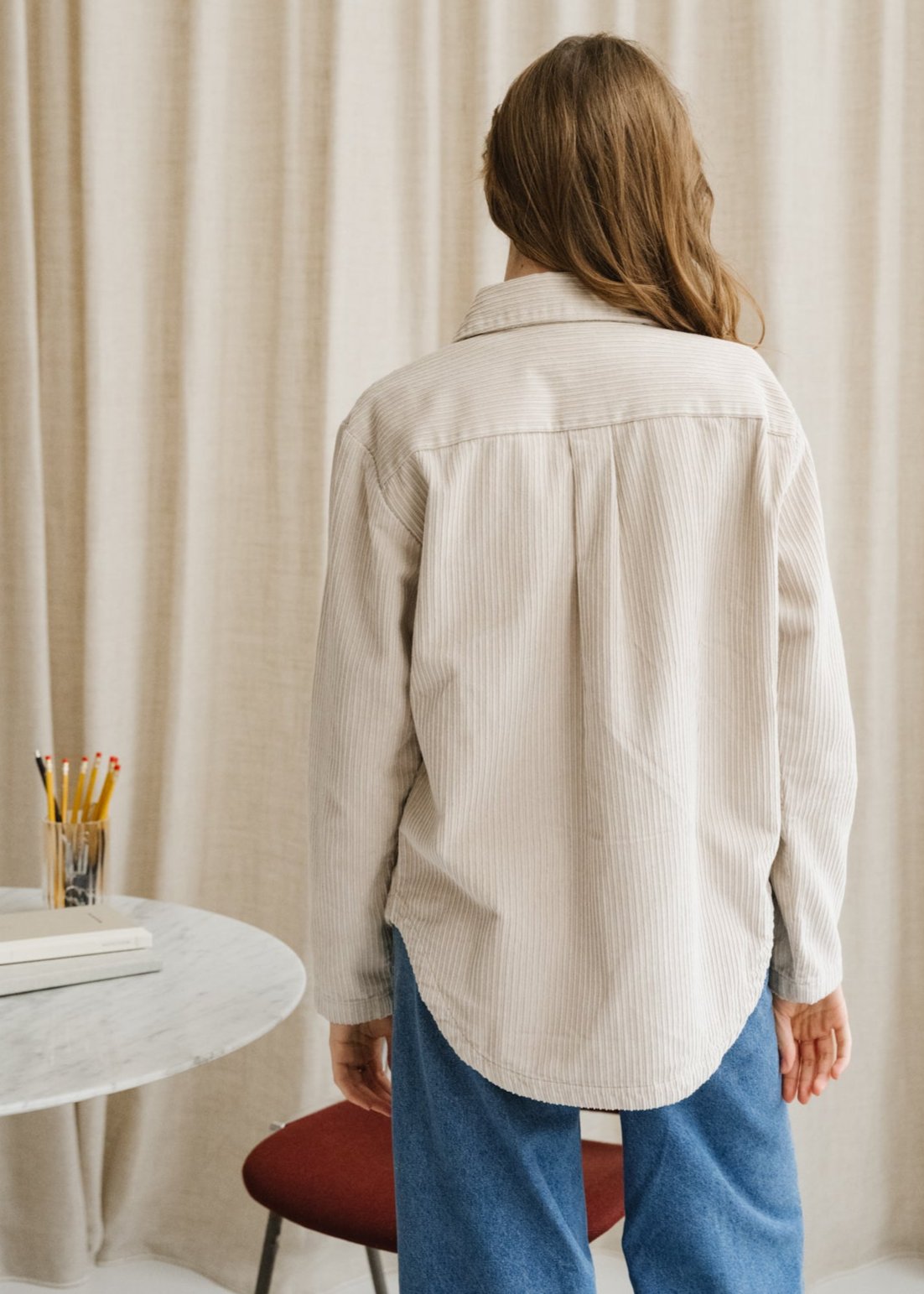 Surchemise velours en coton bio | beige "irrregular corduroy overshirt light feather gray"
