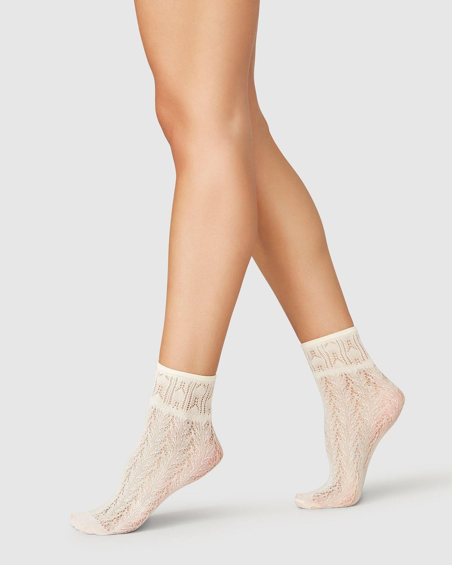 Chaussettes en matières recyclées | beige "erica crochet socks - ivory"