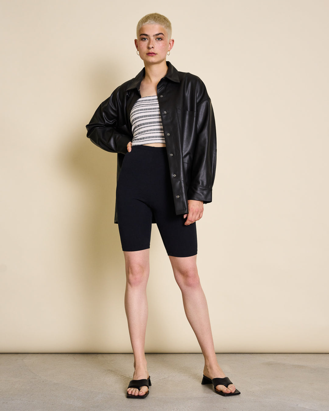 Crop top noir et blanc rayé en coton bio - sol black/white
