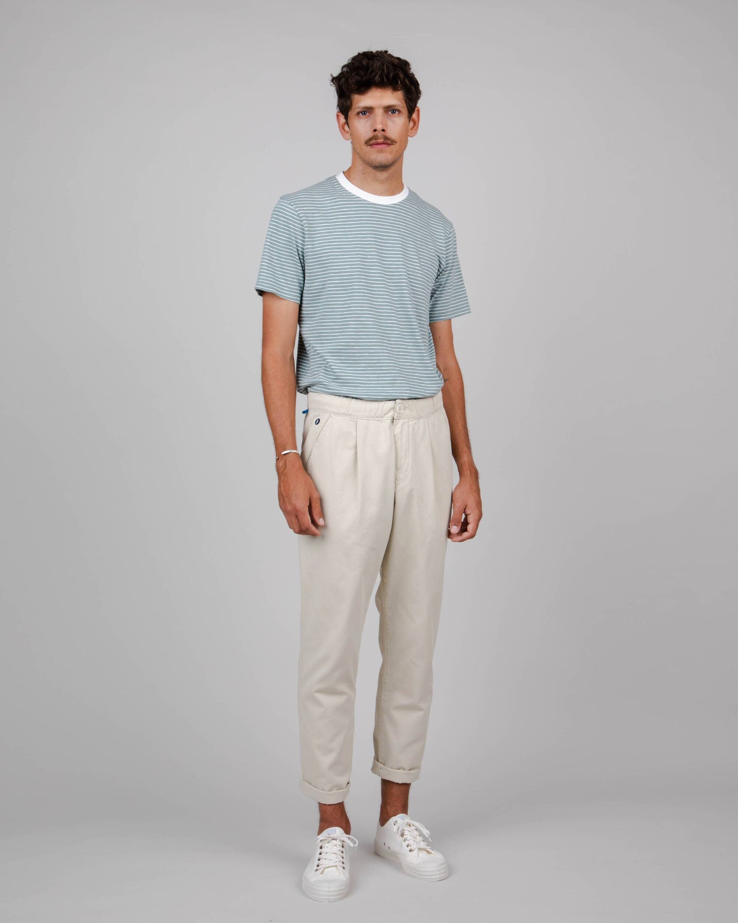 Chino ample écru en coton bio - comfort chino sand