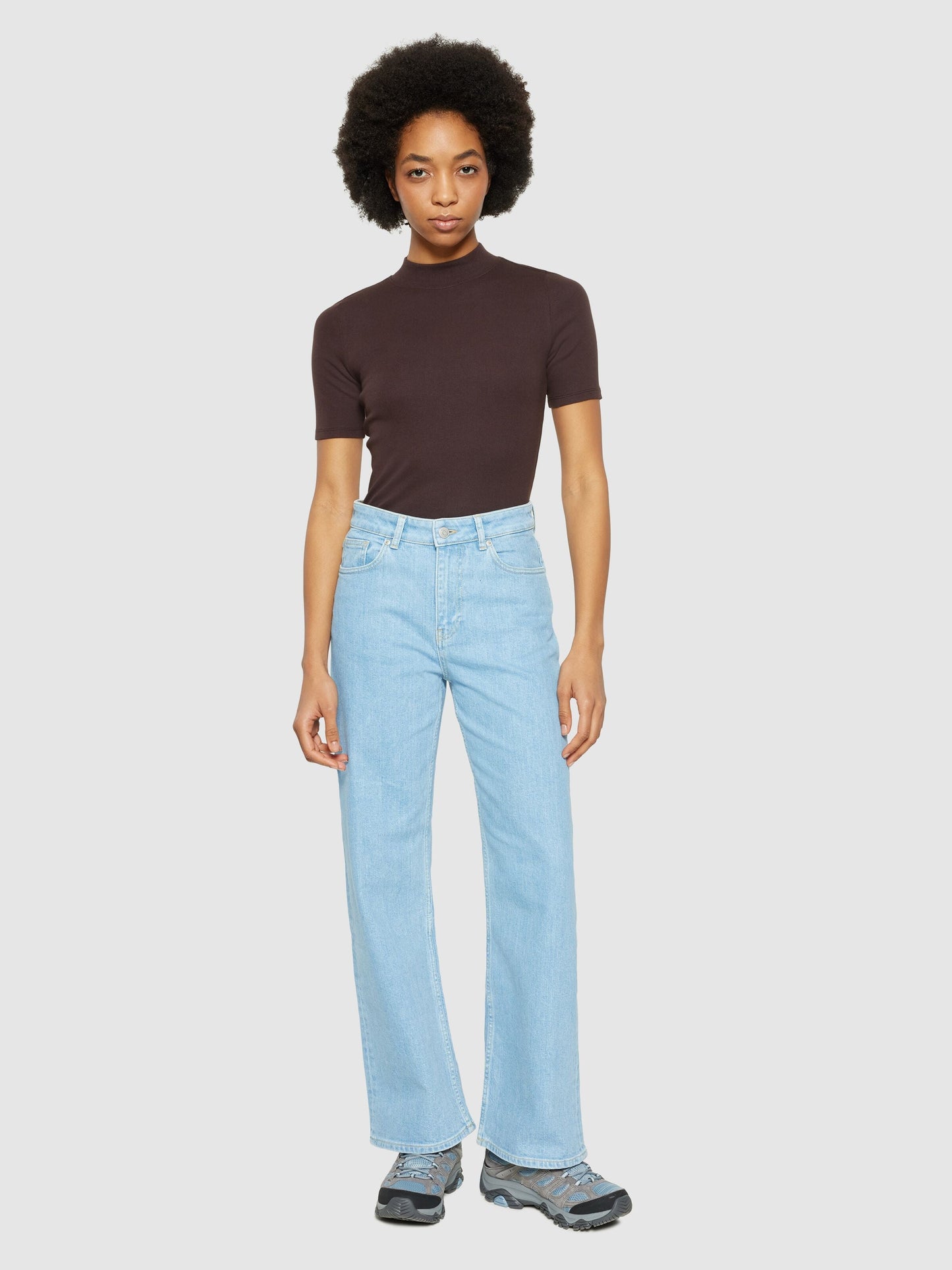 T-shirt côtelé en coton bio | marron "rib high neck short sleeved chocolate plum"