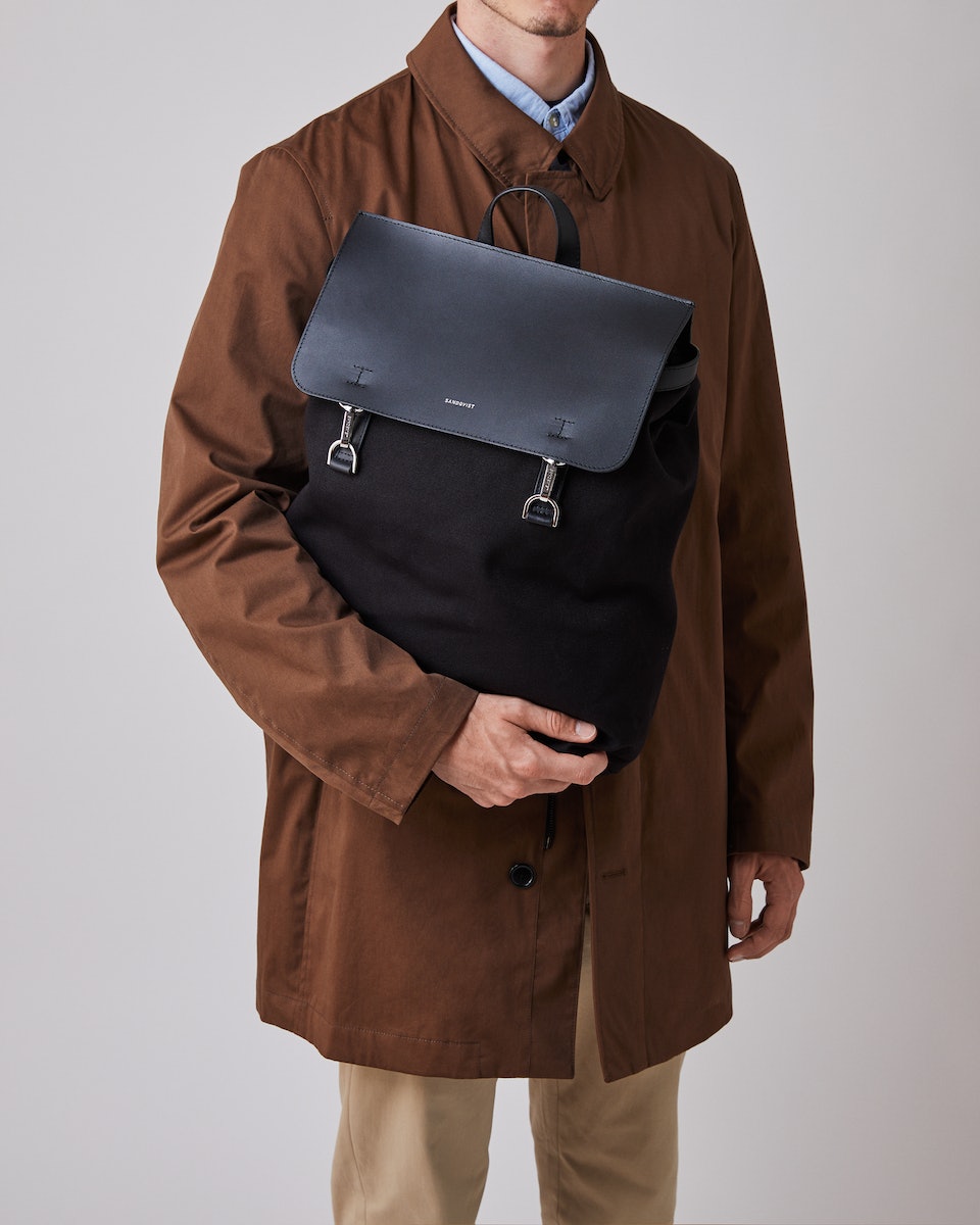 Sac à dos en cuir et coton bio | noir "hege metal hook"