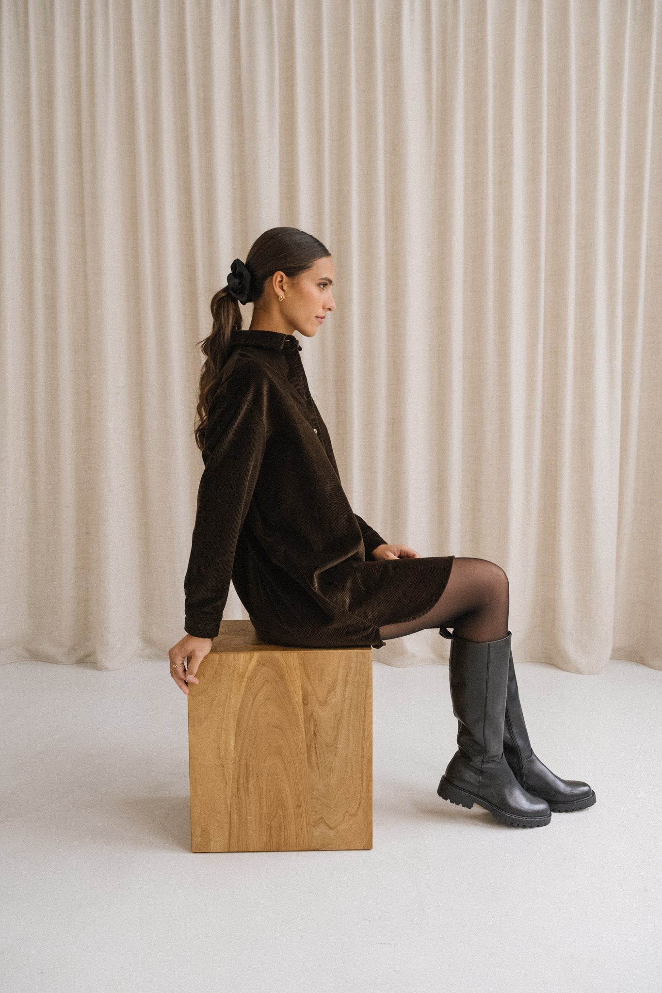 Robe chemise velours oversize en coton bio | chocolat "Jeanne"