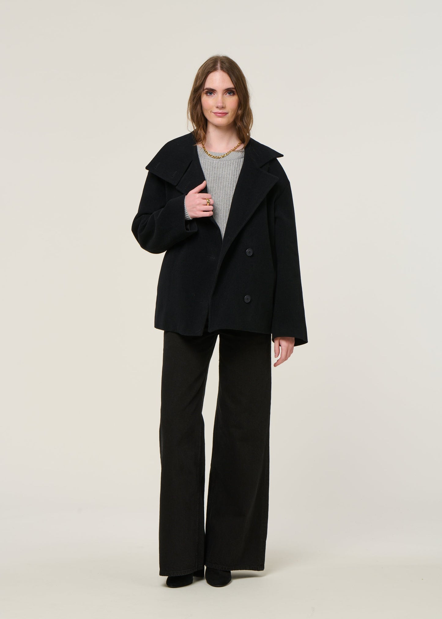 Manteau court en laine bio | noir "majelaa wool - black"