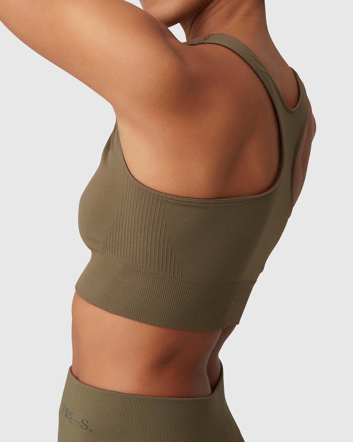 Brassière de sport en matière recyclée | kaki "wilma soft bra sage"