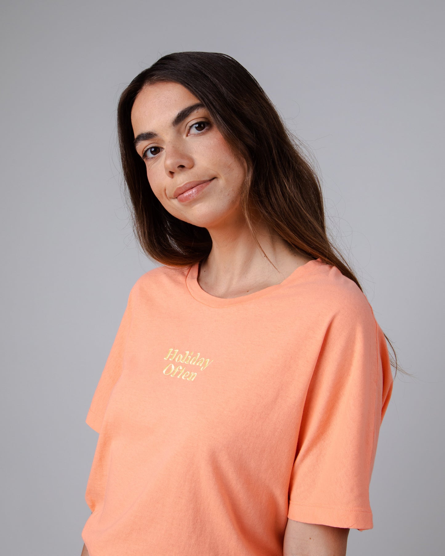 T-shirt en coton bio et recyclé | orange "holidays oversize tee apricot orange"