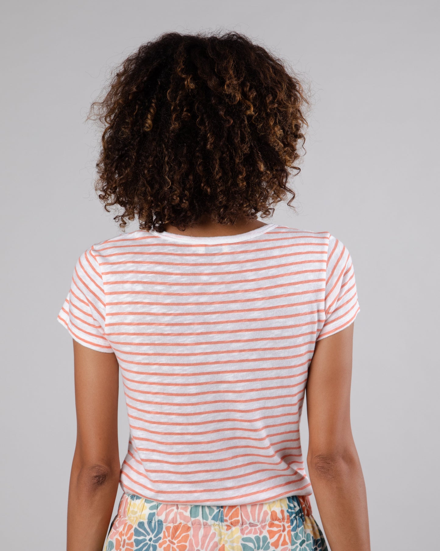 T-shirt rayé en coton bio | orange et blanc "stripes slim fit tee apricot orange"