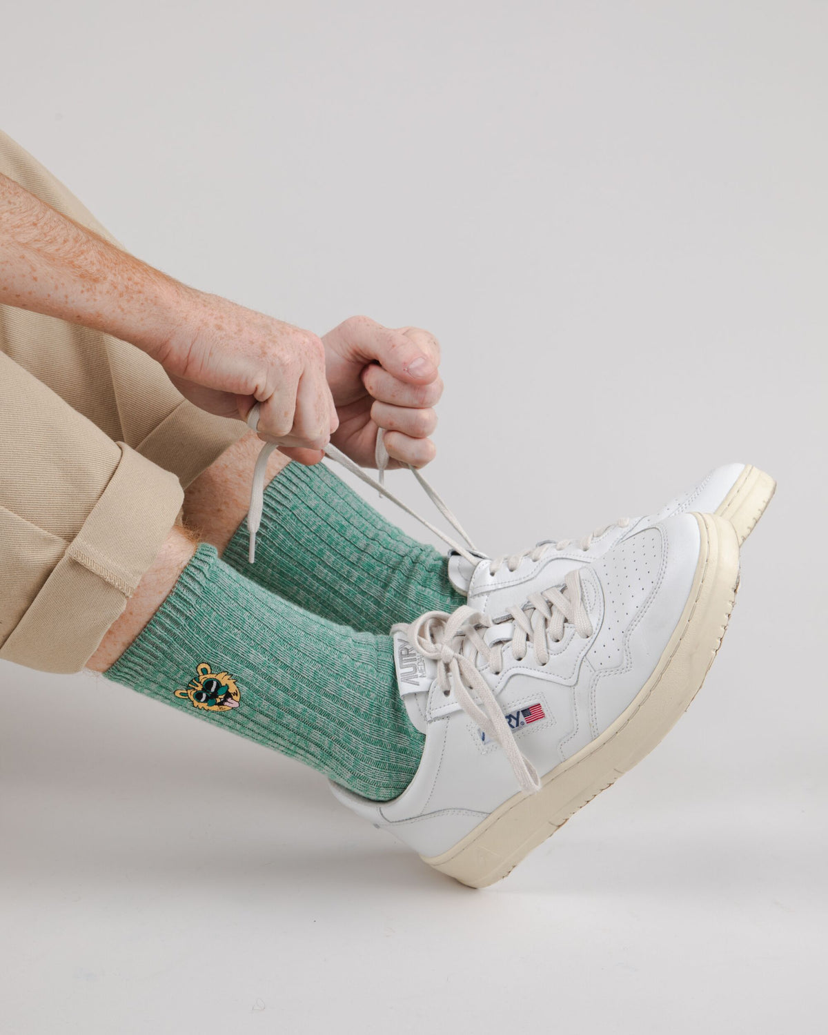 Chaussettes hautes brodées en coton bio | vert "yeye ribbed socks ocean blue"