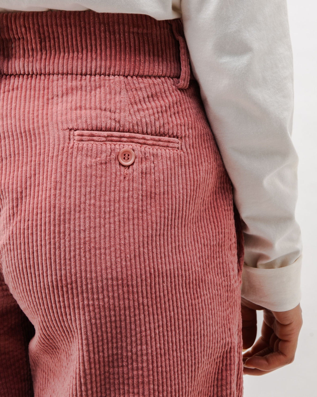 Pantalon à pinces droit en coton biologique | rose "corduroy pleated pants"