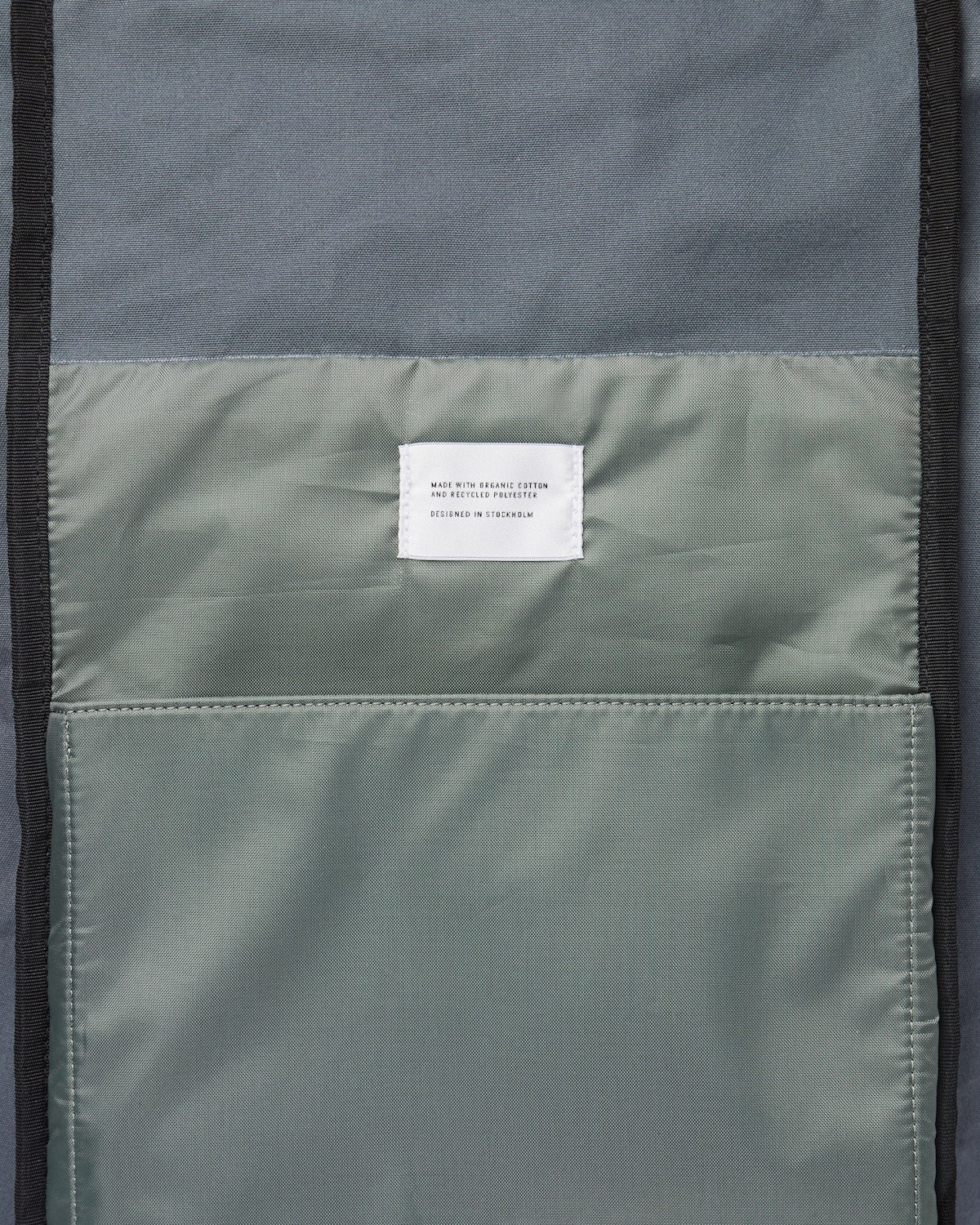 Sac à dos rolltop ardoise en coton bio, recyclé et cuir - dante dark slate with black leather