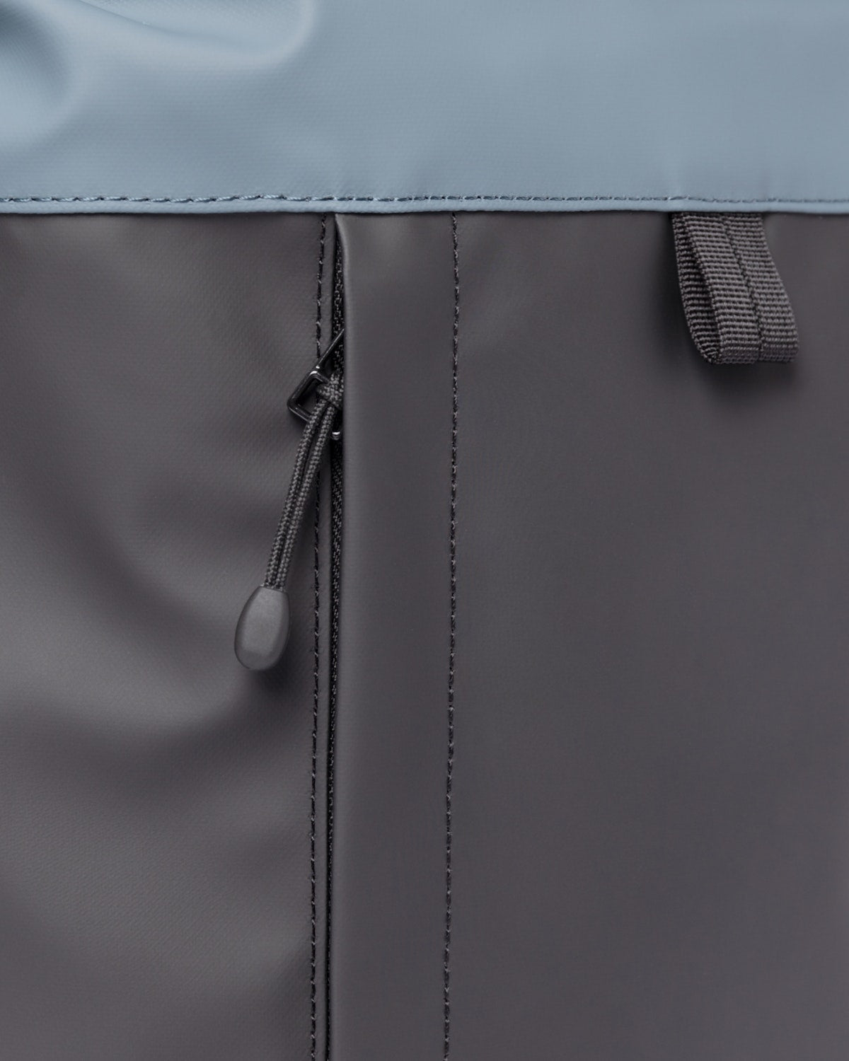 Sac à dos imperméable en matière recyclée | Bicolore "konrad multi black/steel blue"