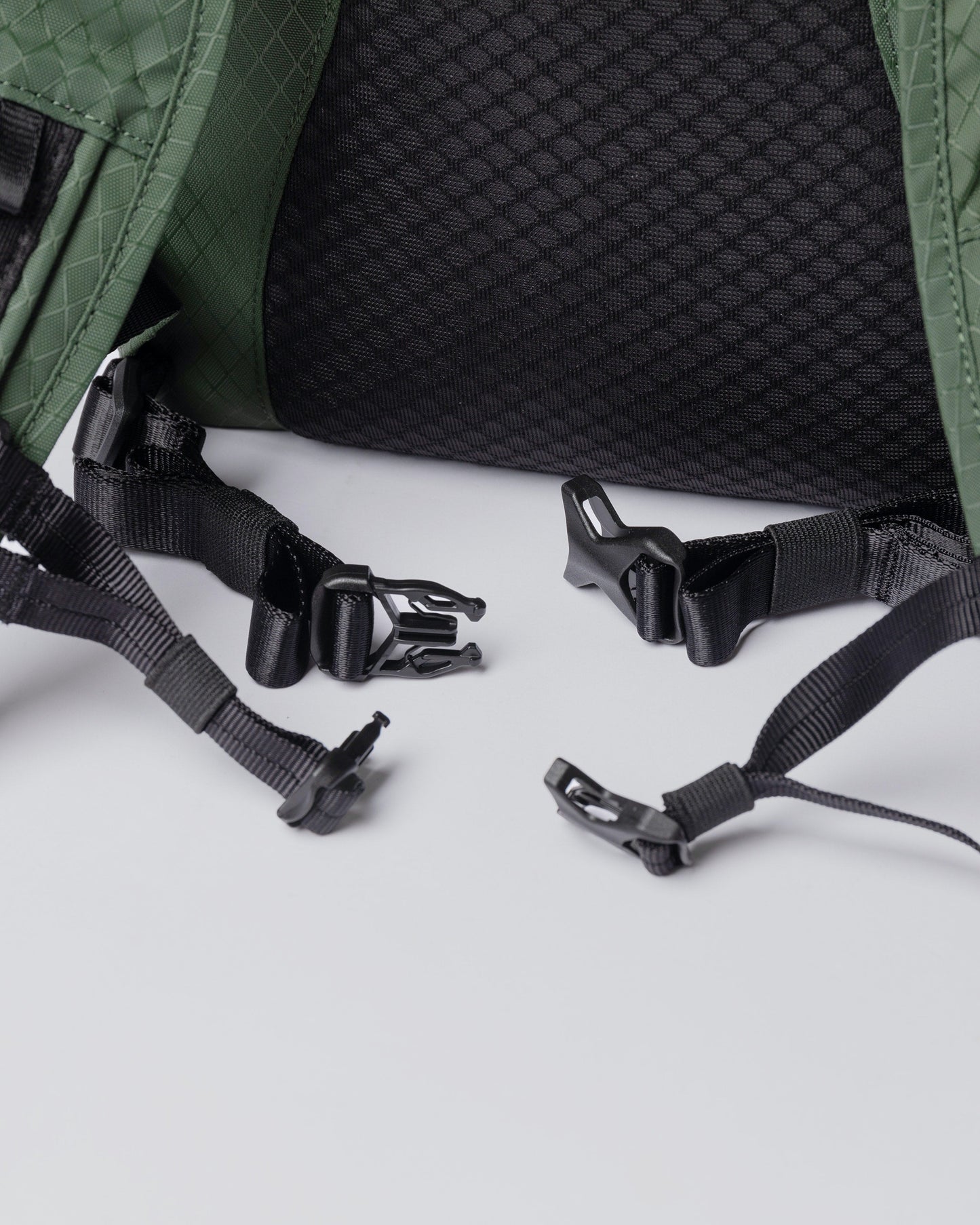 Sac à dos rolltop imperméable en recyclé | Vert "nils dawn green"