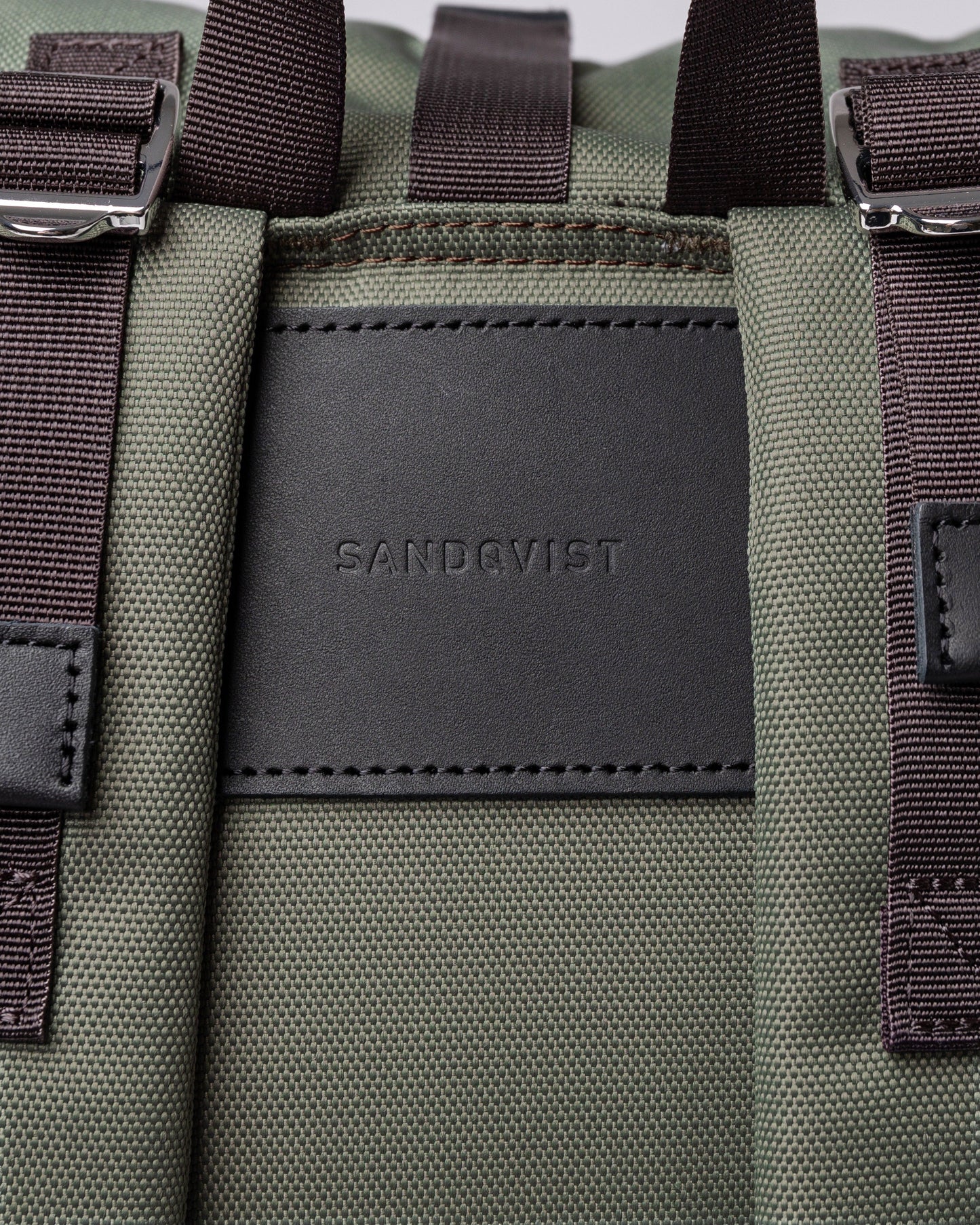 Sac à dos rolltop en matière recyclée | Gris et vert "bernt multi clover green"