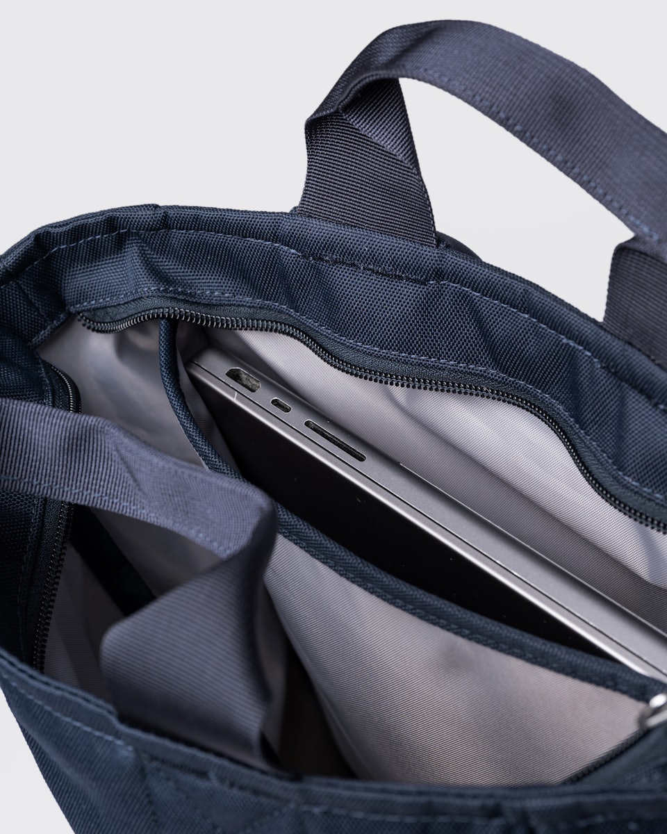 Sac à dos en matières recyclées | bleu "ground 2-way bag - navy"