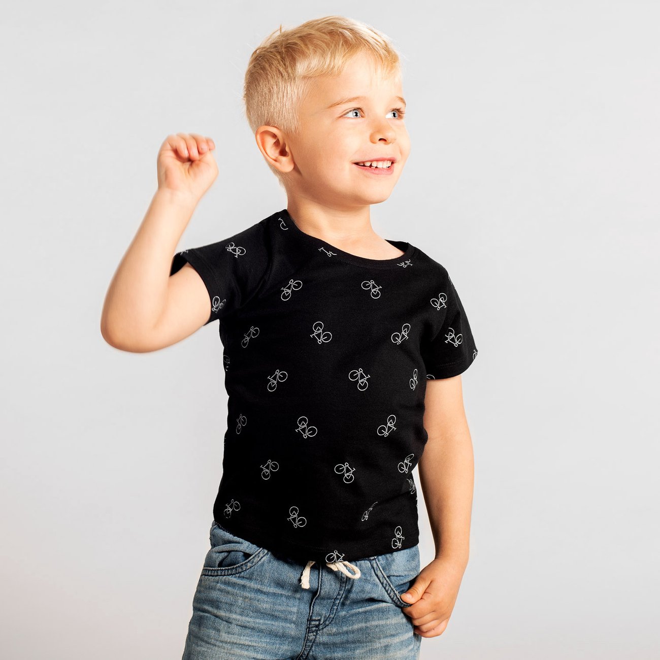 T-shirt noir à motifs en coton bio - lillehammer bike pattern black