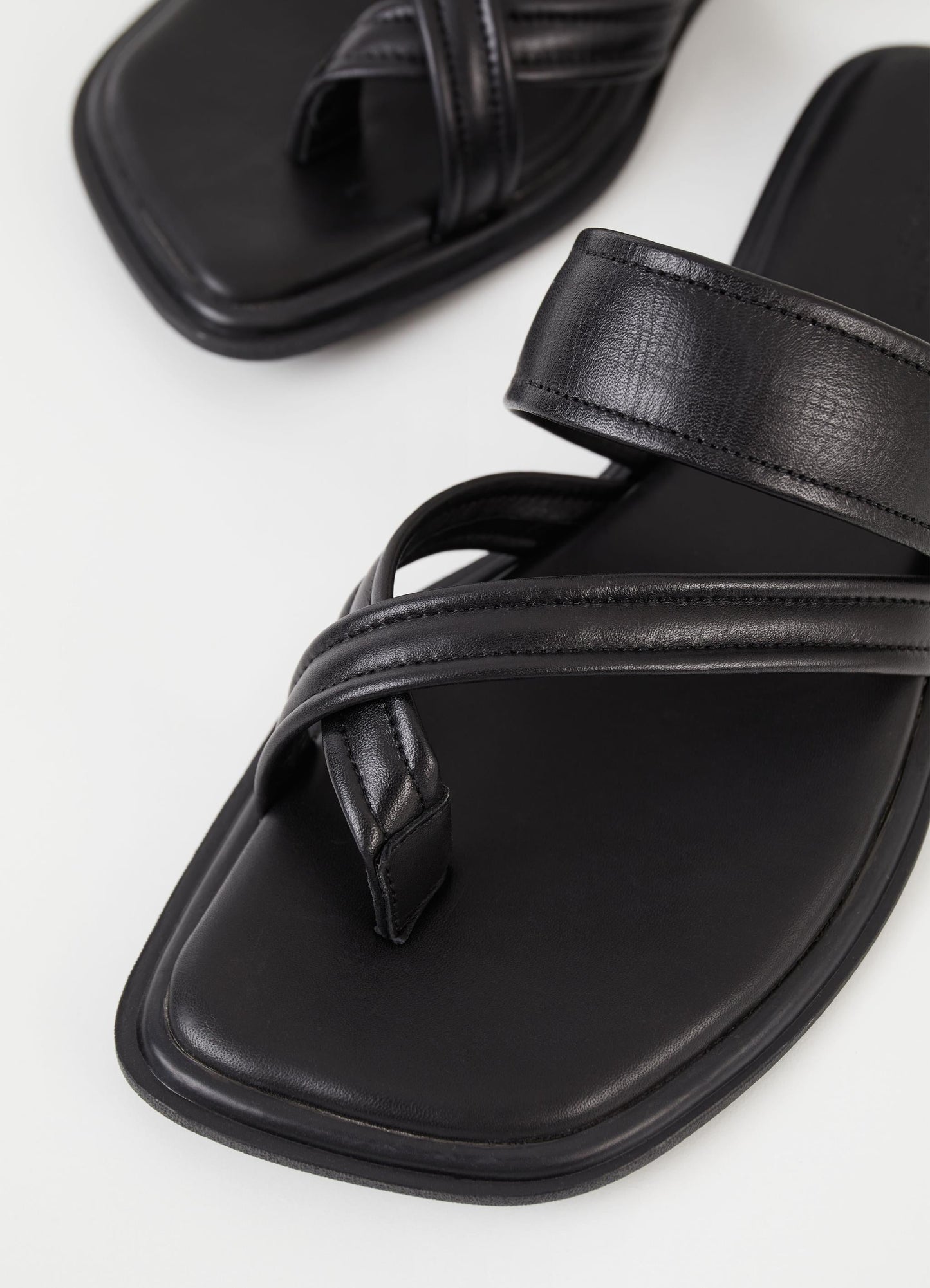 Sandales à lanières en cuir sans chrome | Noir "izzy black"