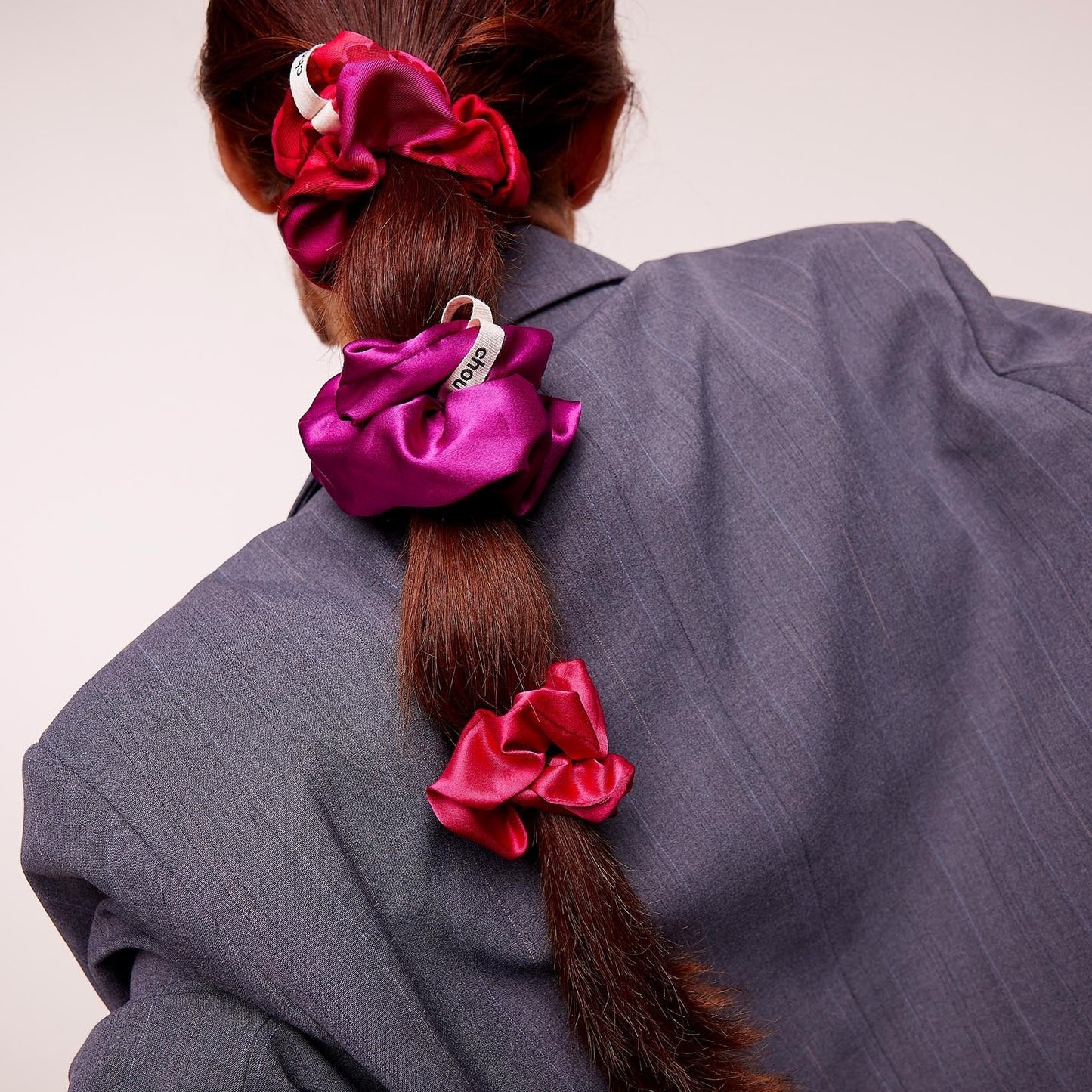 Chouchou en matière upcyclée | rose "satin motif fuschia"