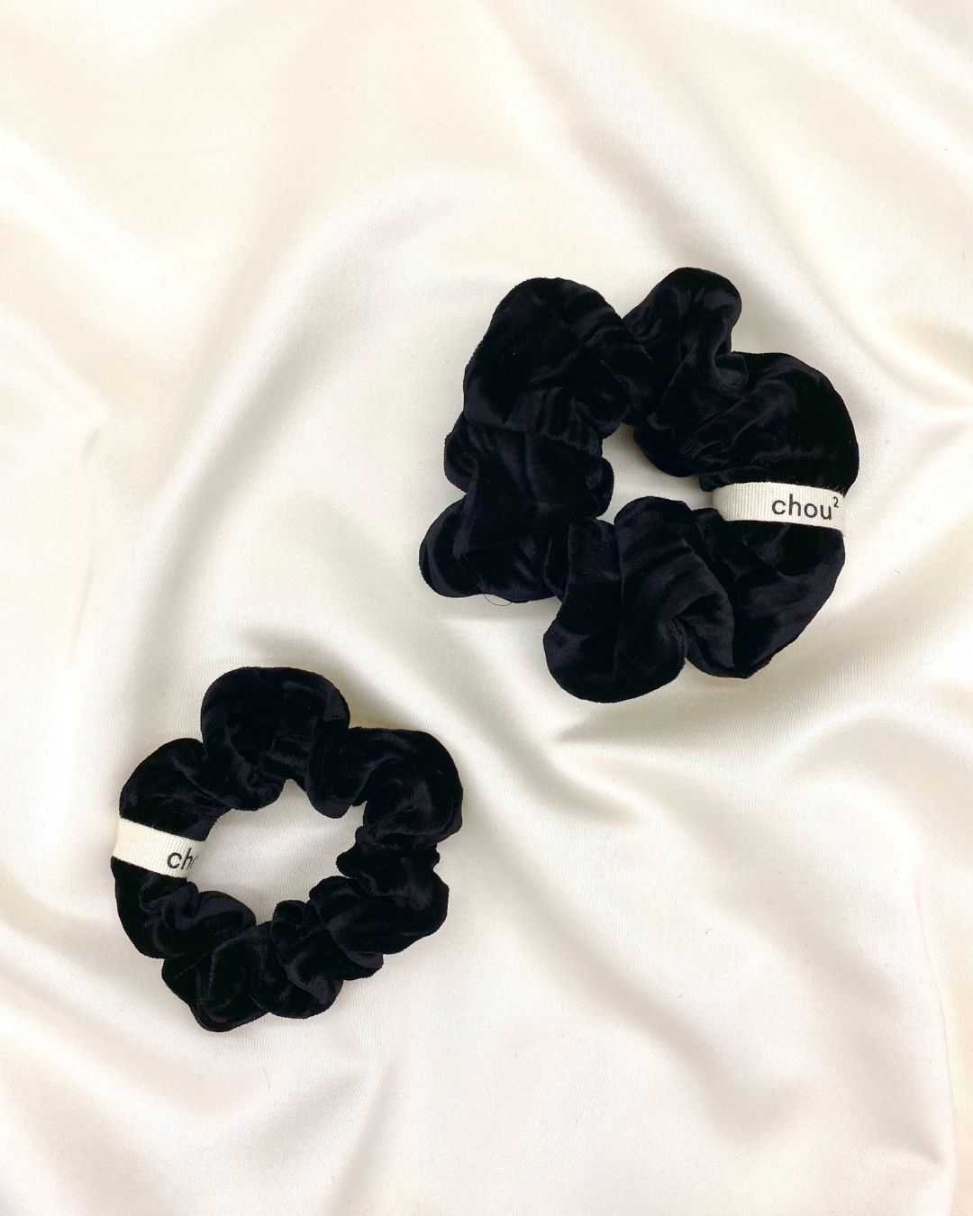 Chouchou velours noir en viscose et cupro upcyclés - grand