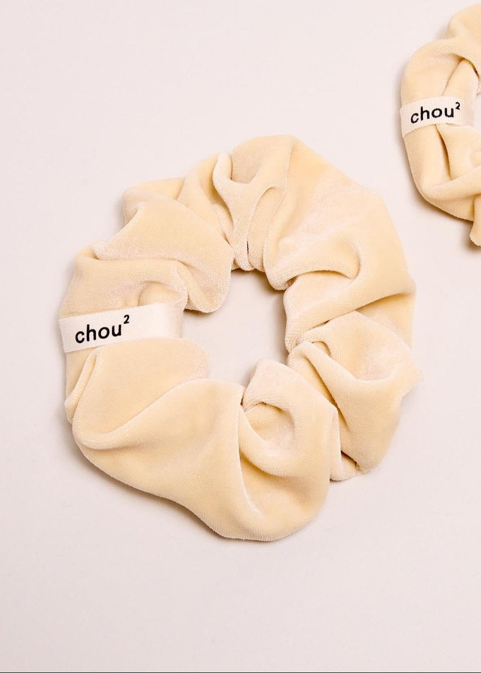 Chouchou en matière upcyclée | beige "chouchou en velours beige"