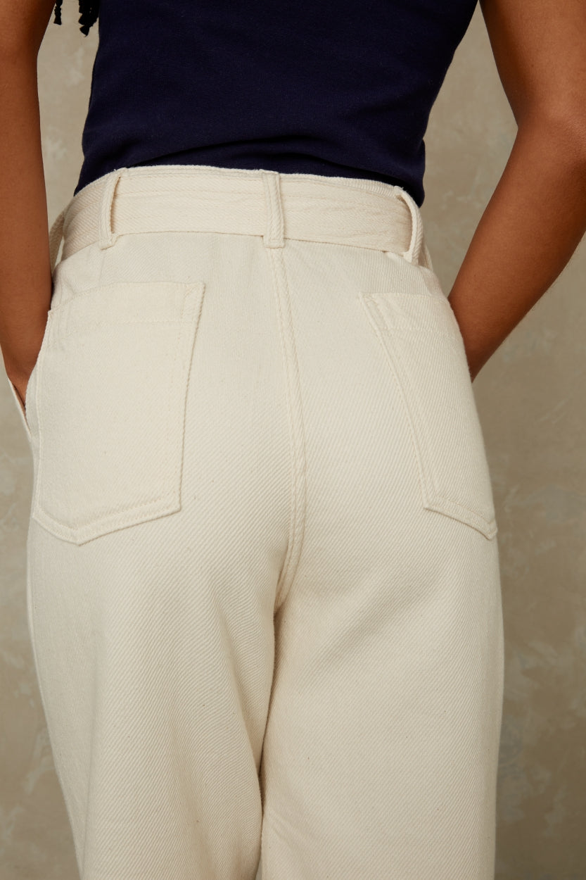 Pantalon écru évasé en coton bio non teinté - tanaquil cropped non-dyed
