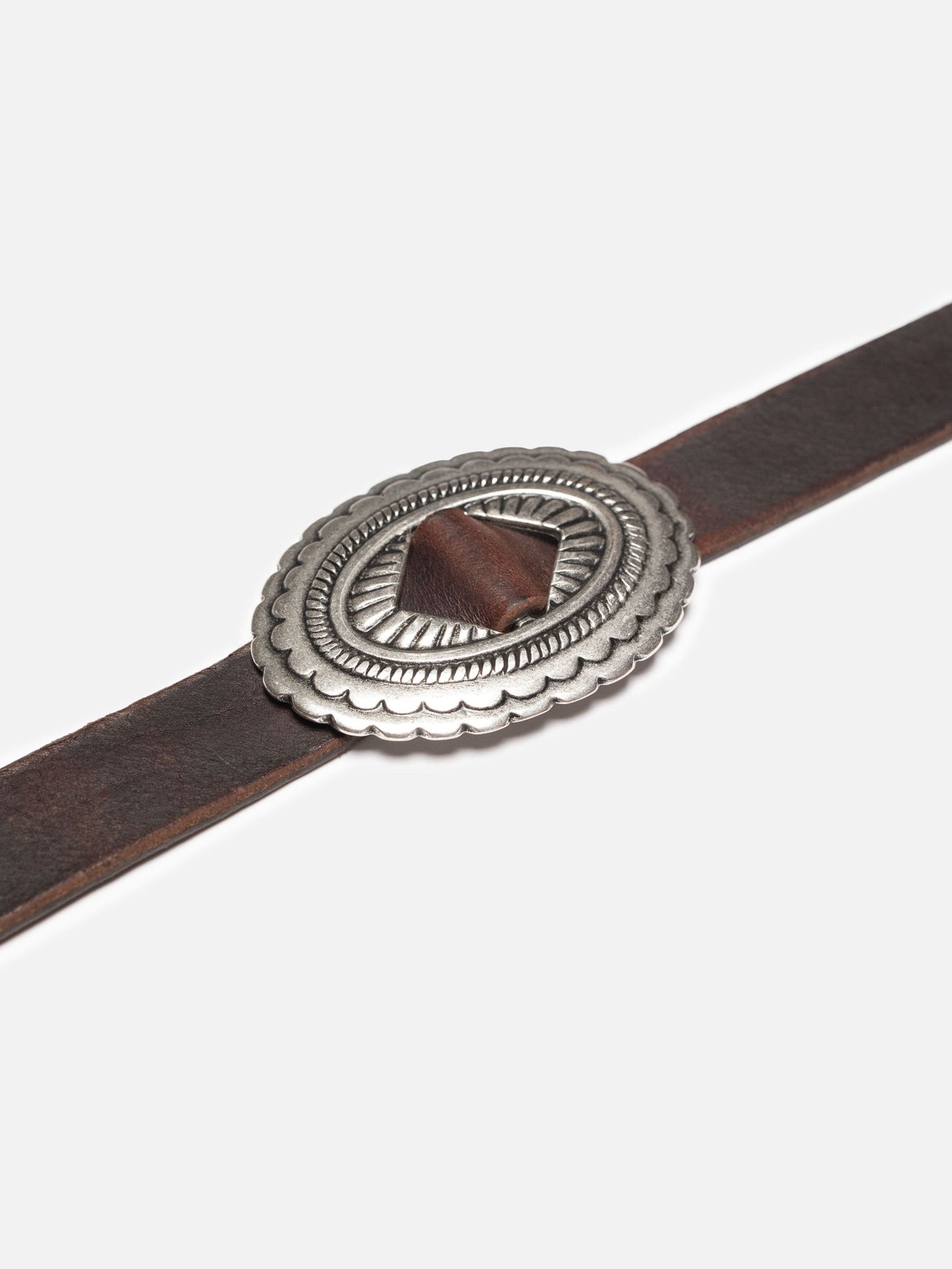 Ceinture en cuir au tannage végétal | marron "Western concho silver belt dark brown"