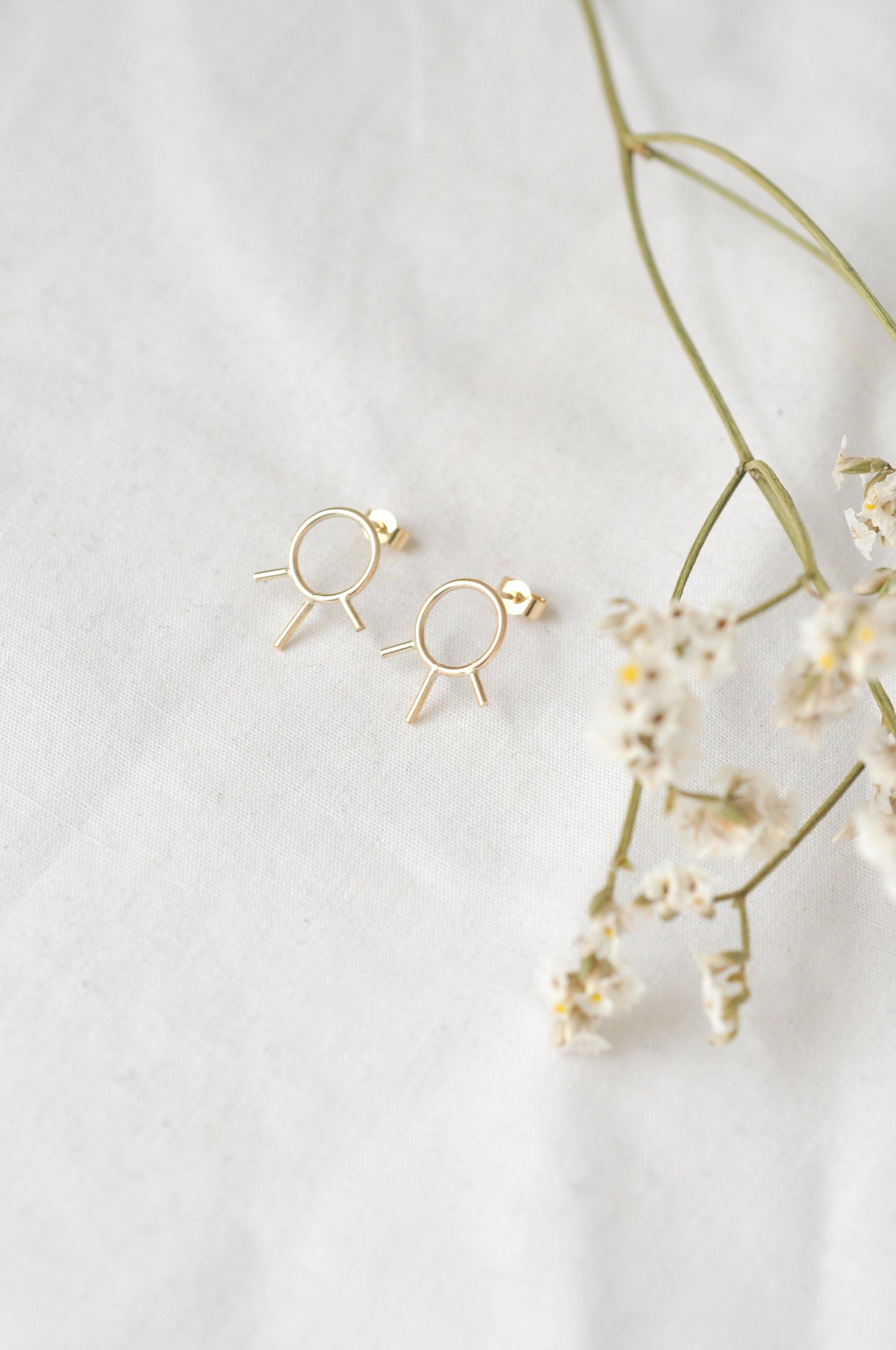 Boucles d'oreilles petit anneau en or recyclé 9ct - Dainty Sun Ray