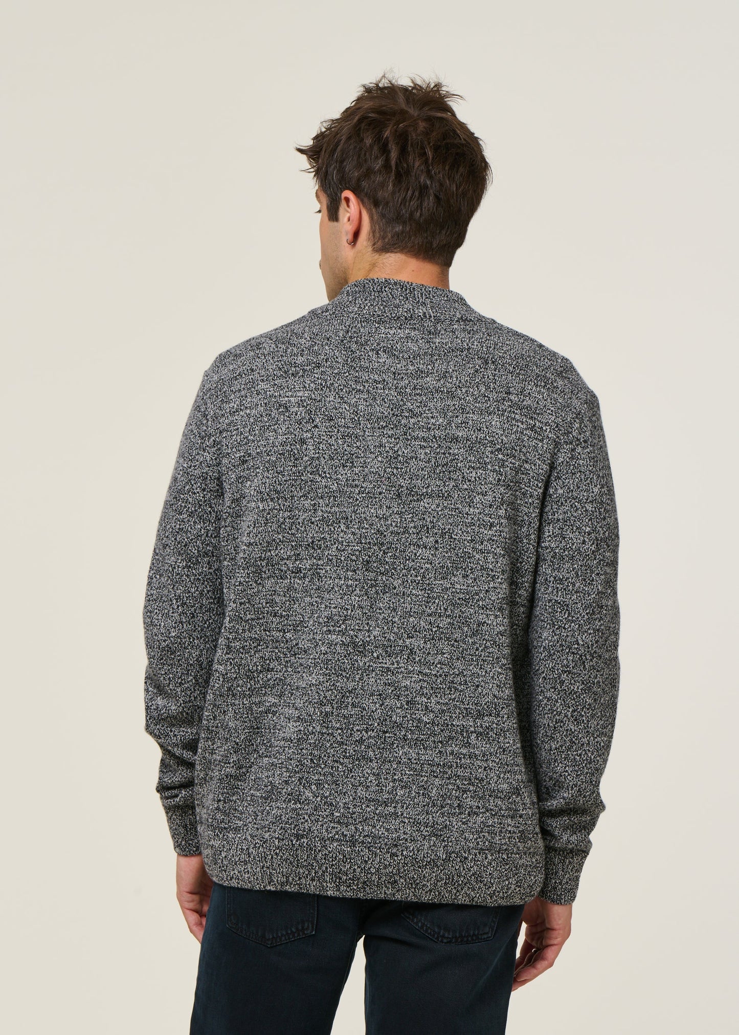 Pull col zippé en laine recyclée | gris "antxiko - black"