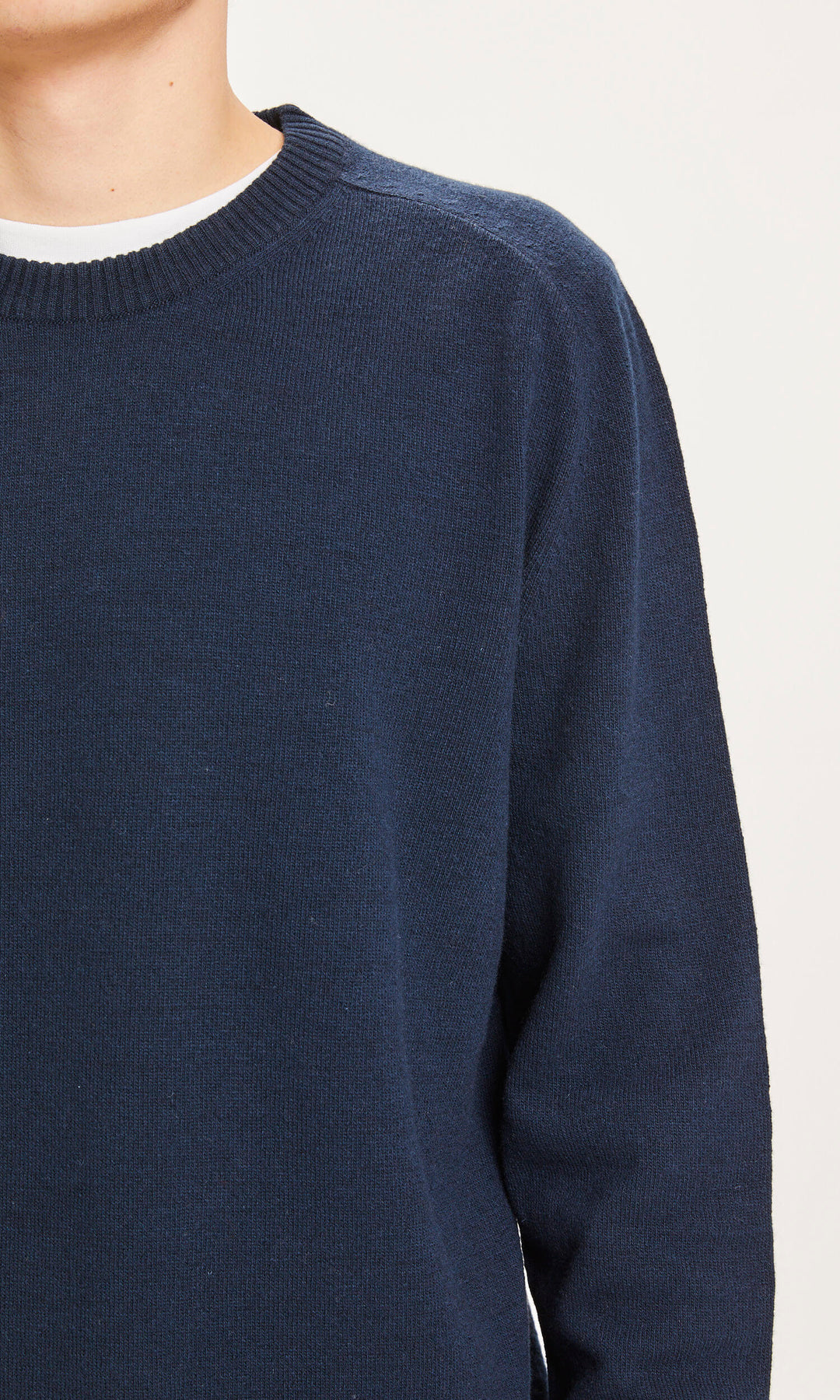Pull en maille marine en laine bio - basic o-neck knit total eclipse