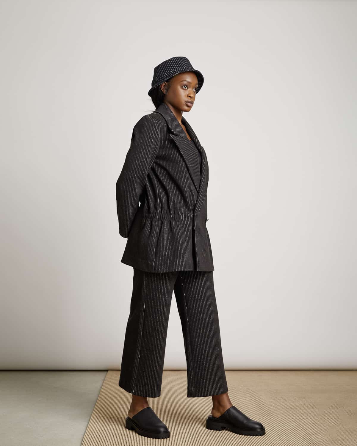 Pantalon ample noir à fines rayures noir en coton bio - Como