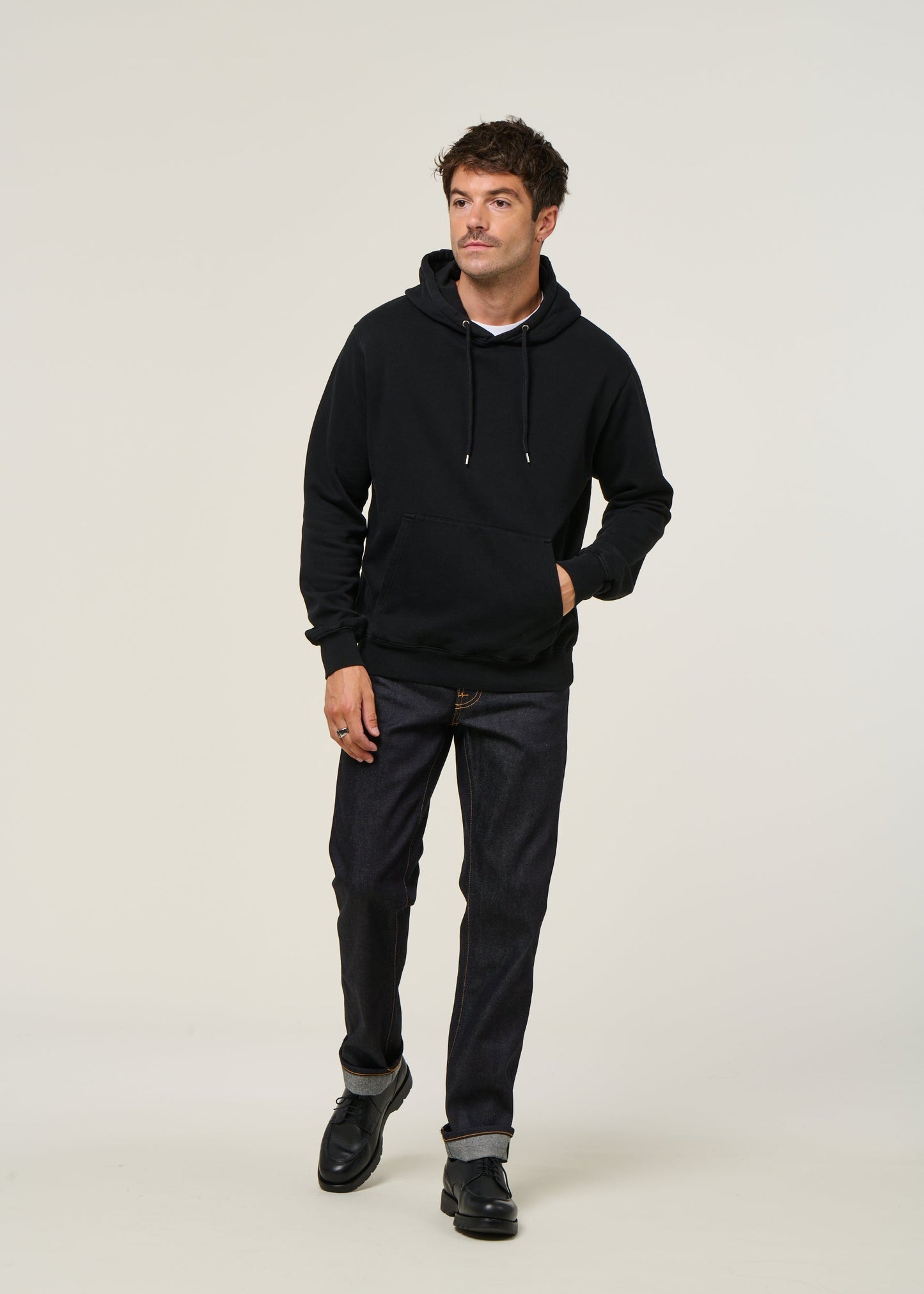 Sweat à capuche en coton bio | noir "deep black"