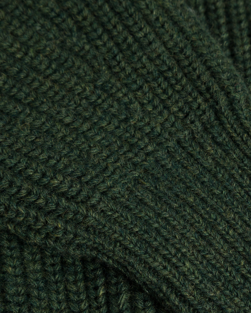 Pull court en laine recyclée | vert "cropped knit sweater - moss green"