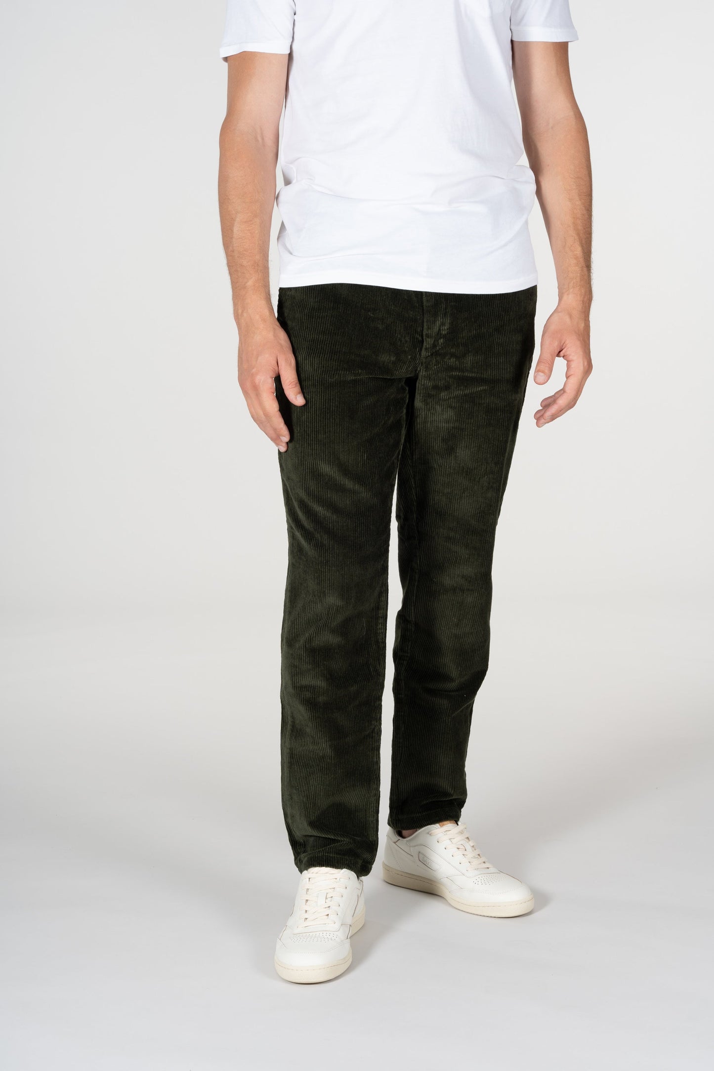 Pantalon chino droit en velours vert en coton bio - chuck forrest night