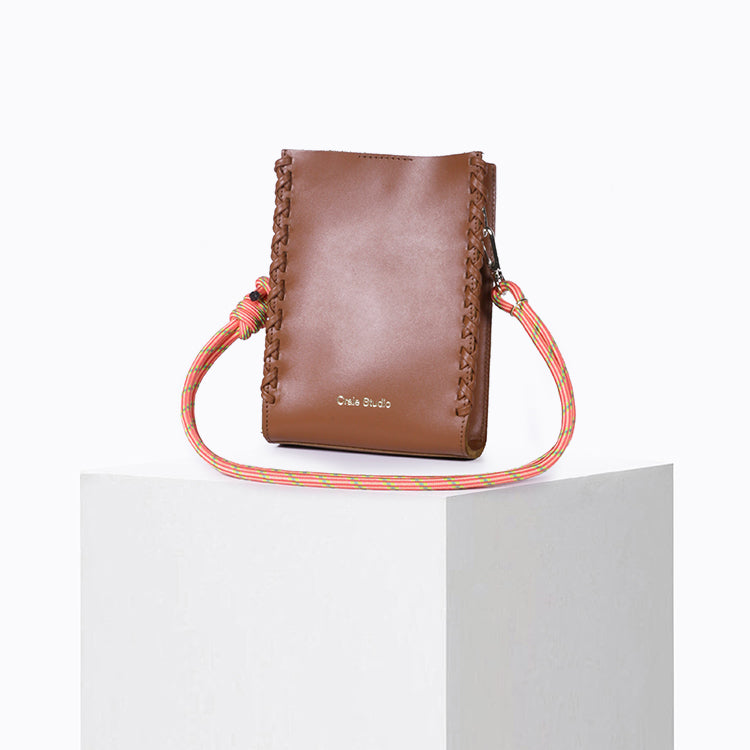 Sac à bandoulière en cuir certifié | marron "Essence stitch - tan"