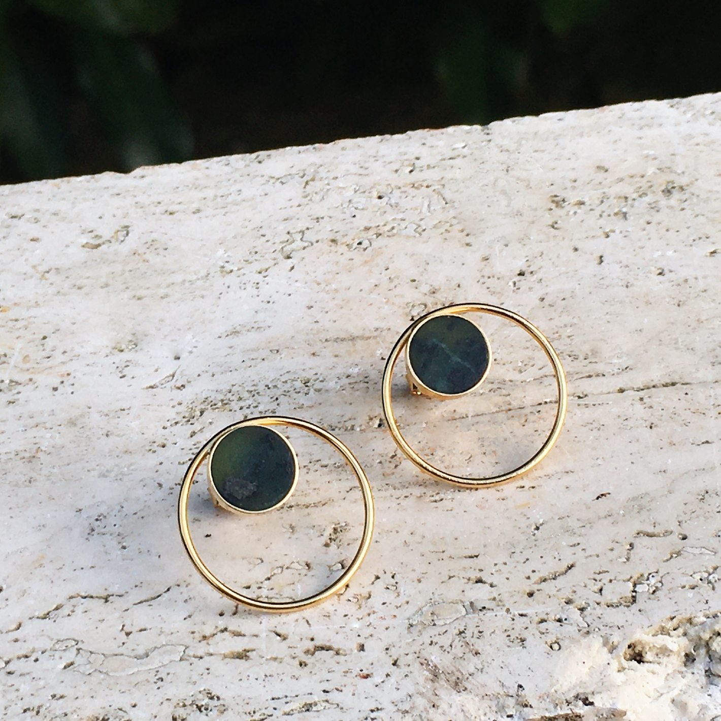 Boucles d'oreilles en argent plaqué or | Pierre en néphrite "earrings in circle gold"