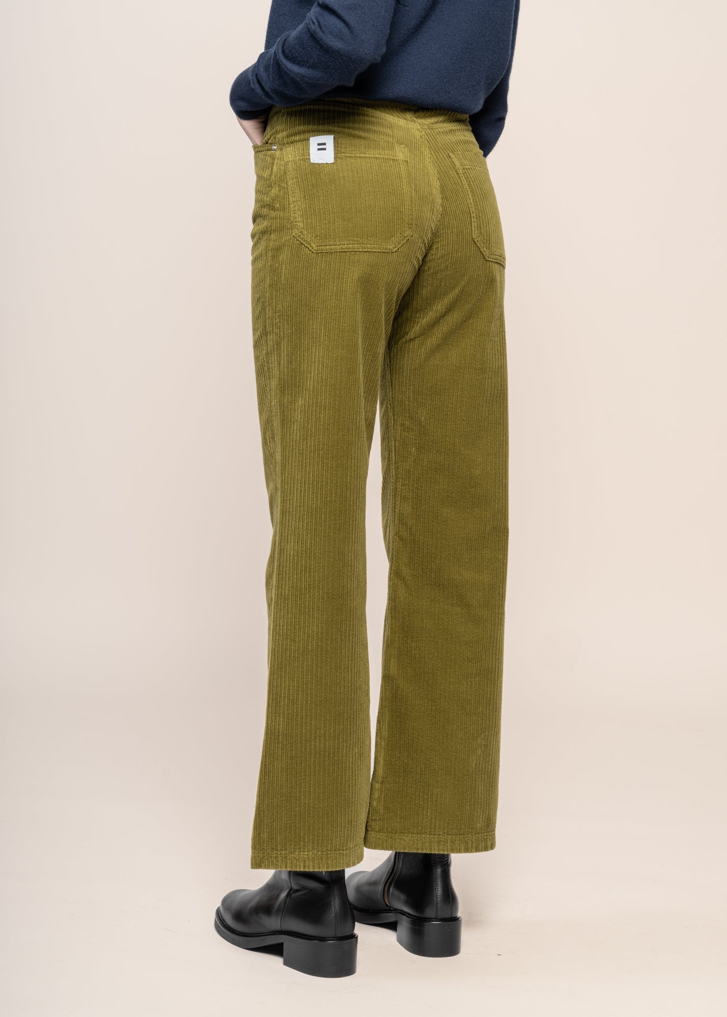 Pantalon flare velours en coton bio | kaki "calgary - pickles"