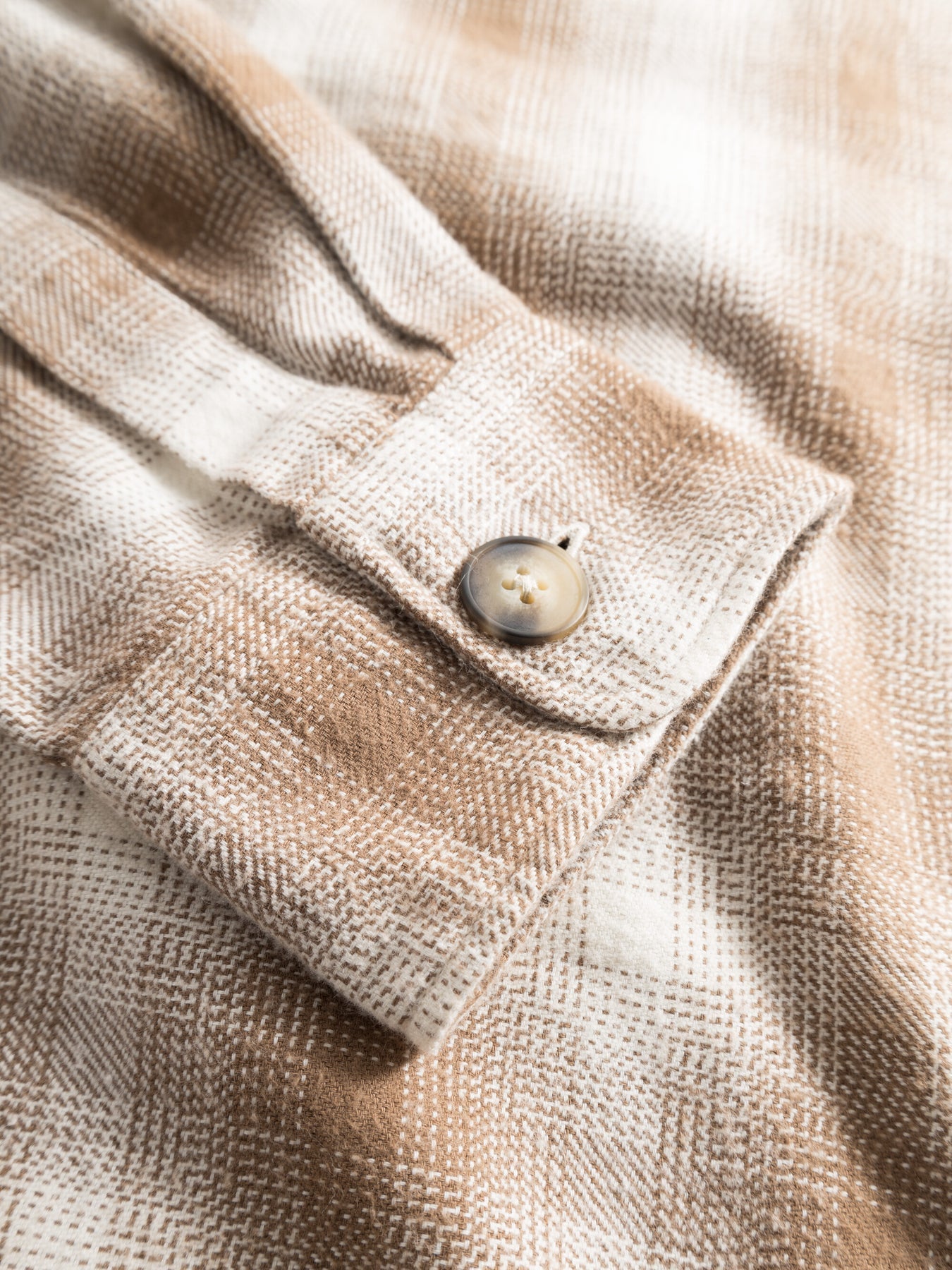 Chemise à carreaux en coton bio | Beige "loose fit checkered flannel shirt beige check"