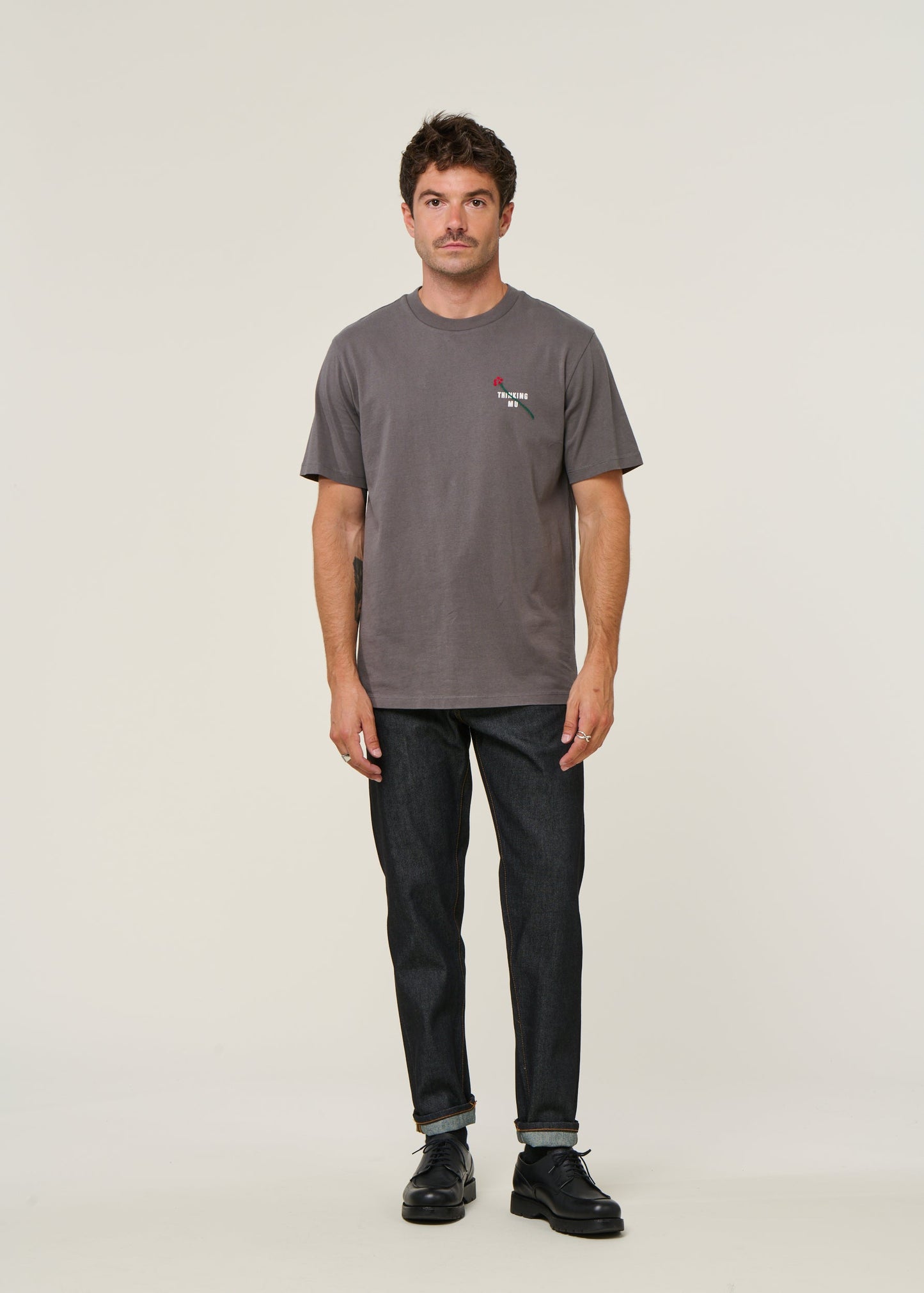 T-shirt en coton bio | gris "flower tm pavement zach tee - grey"