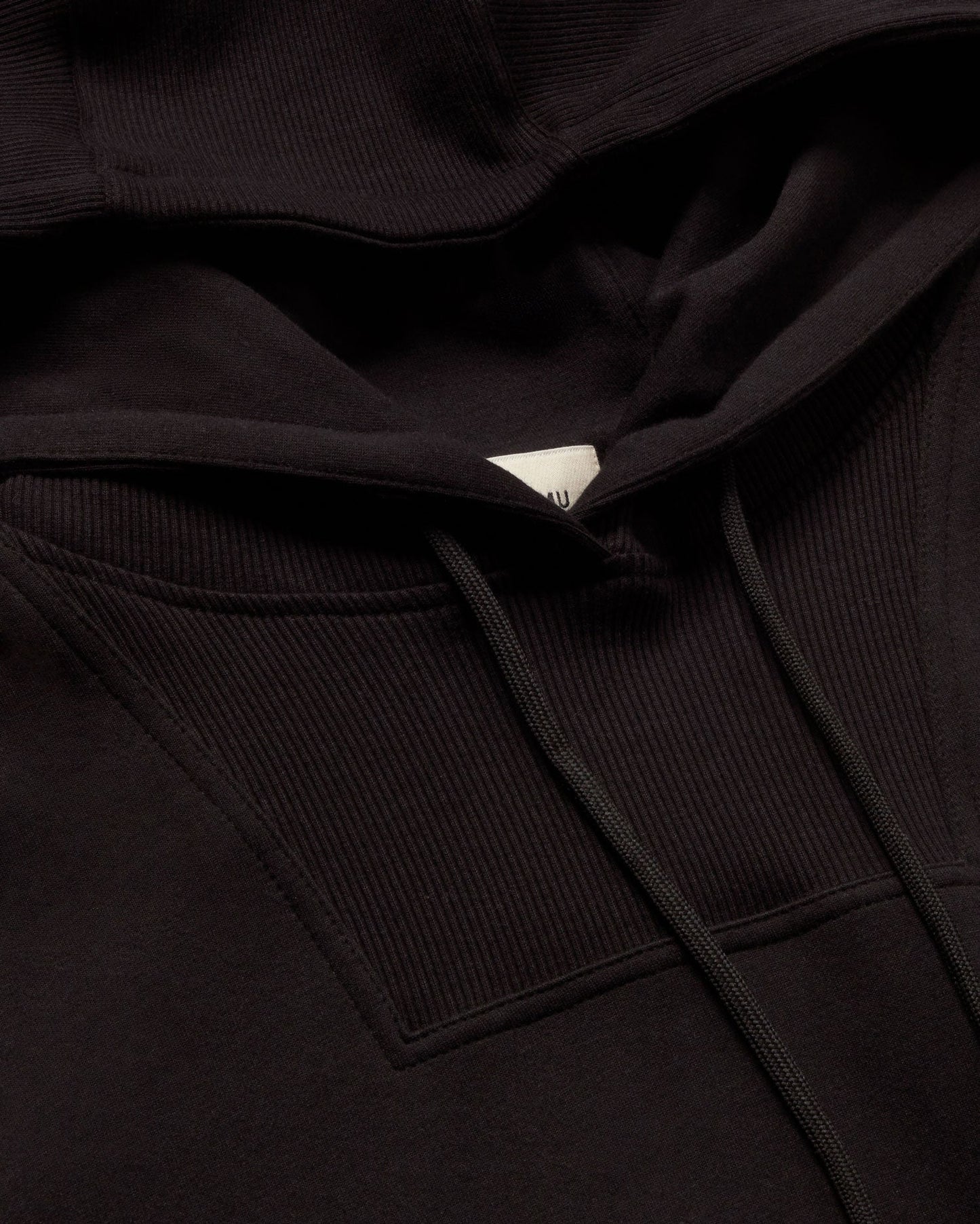 Sweat oversize en coton bio et matière recyclée | noir "black andrea hoodie"