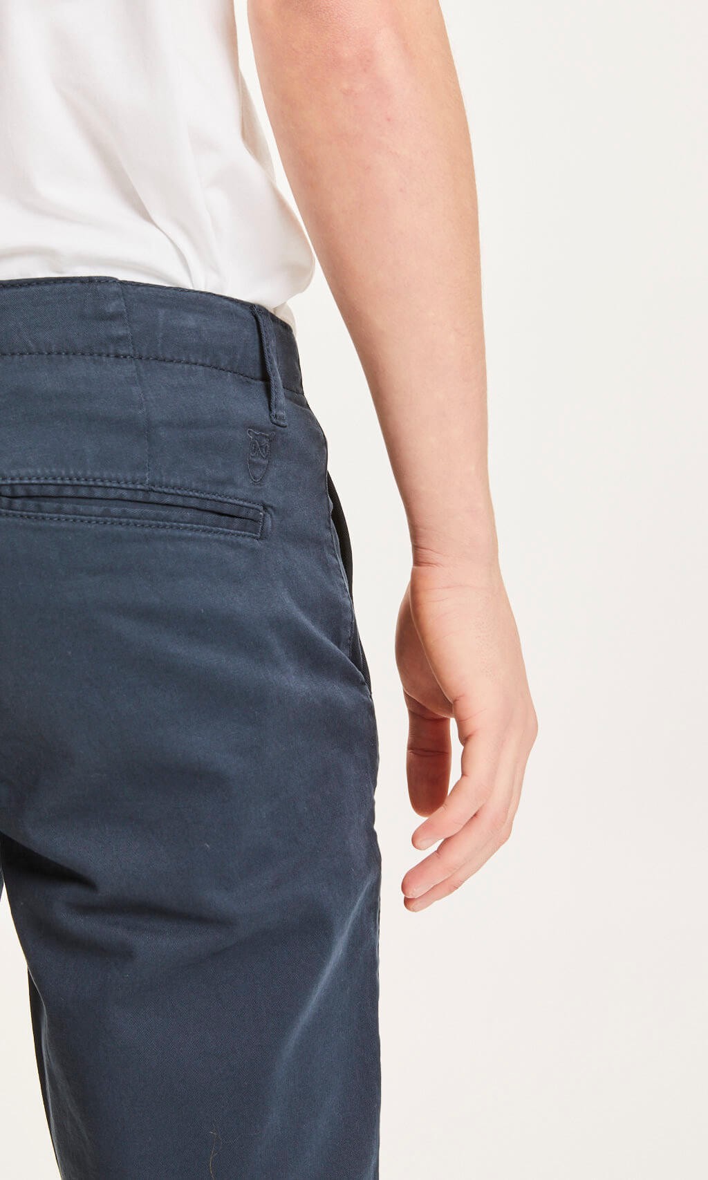 Short chino droit bleu nuit en coton bio - chuck